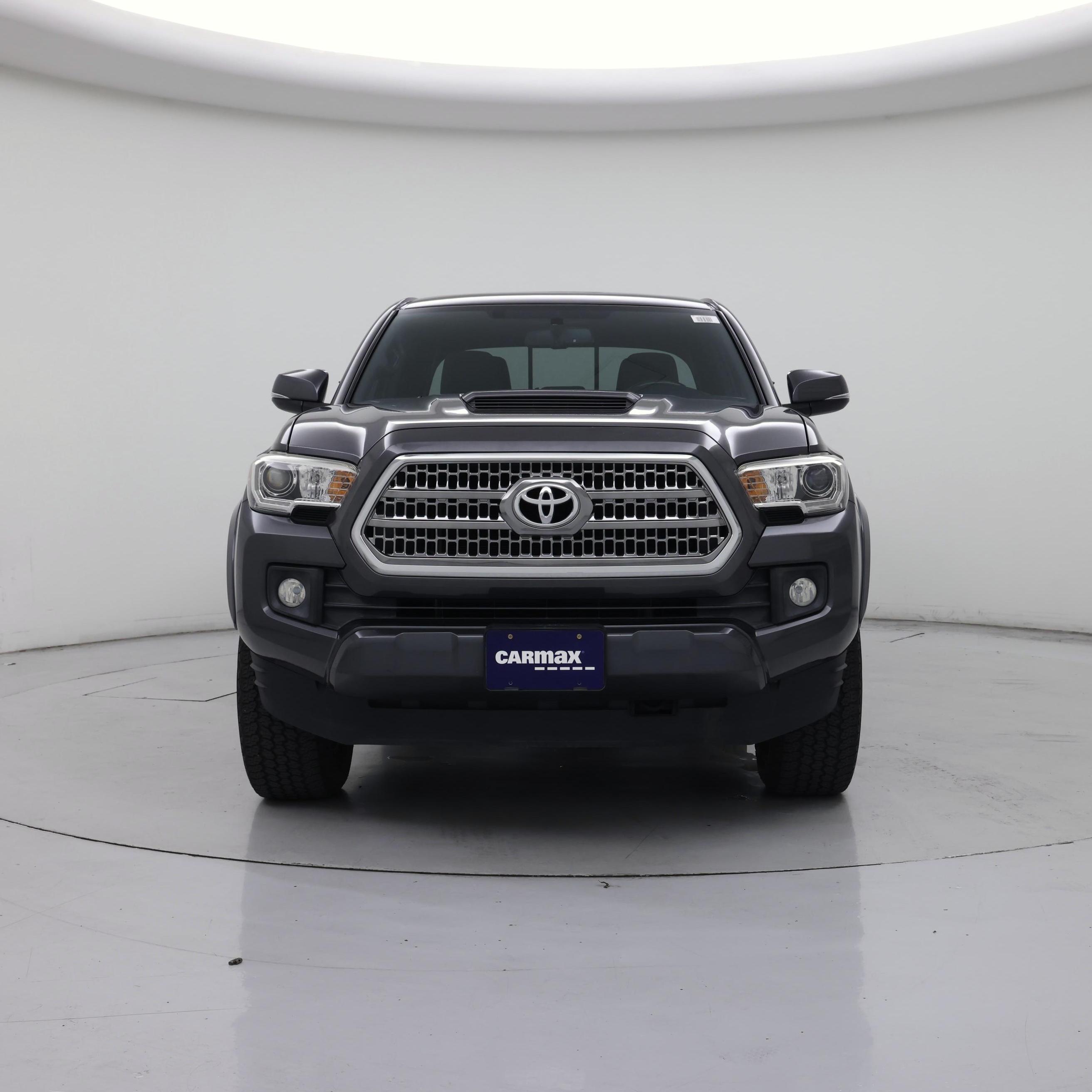 Thumbnail: 2017 Toyota Tacoma - 5
