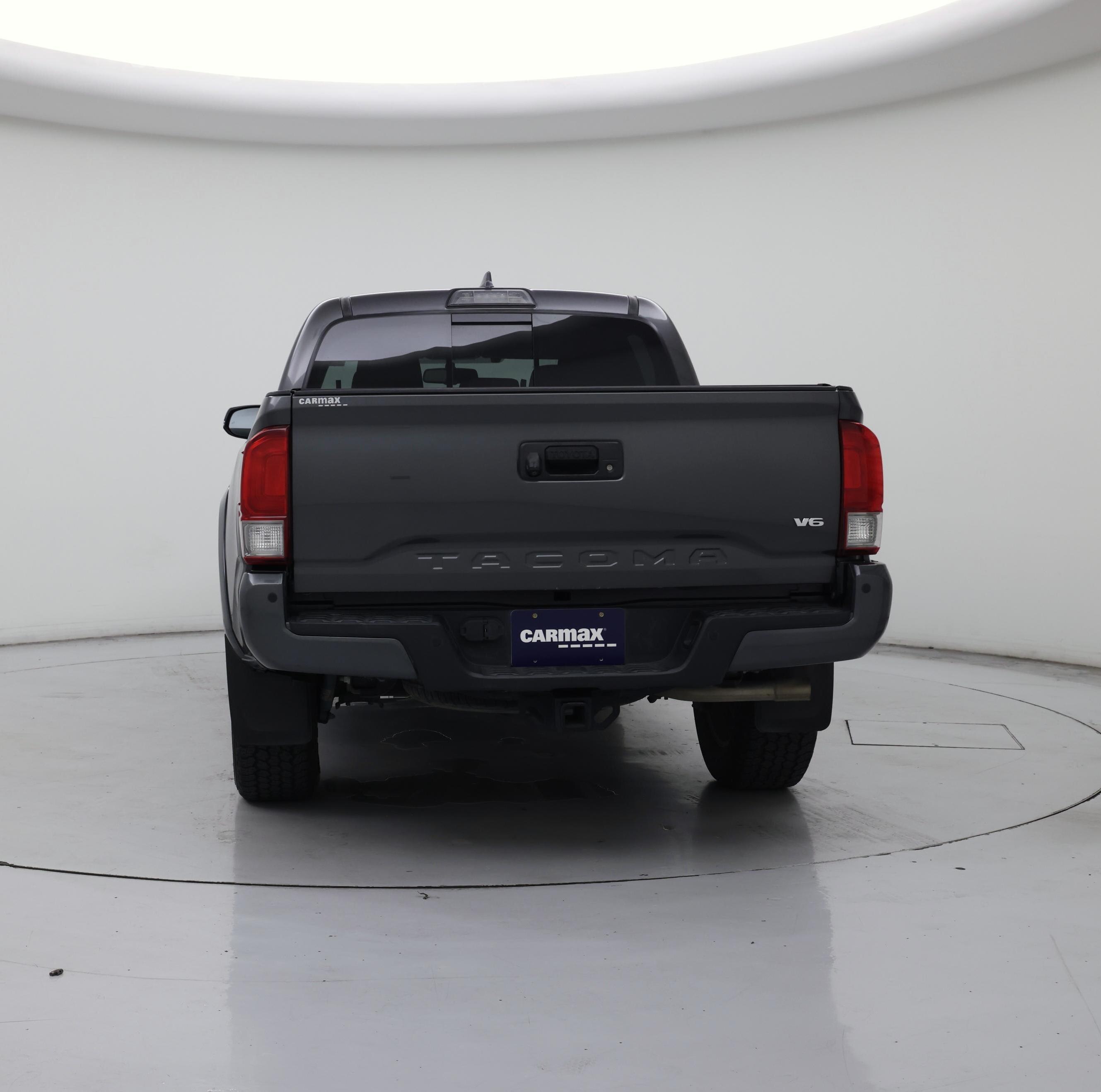 Thumbnail: 2017 Toyota Tacoma - 6