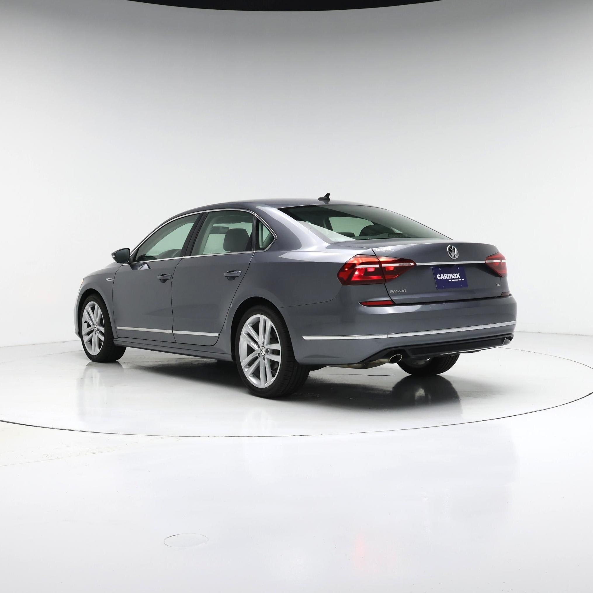 Thumbnail: 2017 Volkswagen Passat - 2