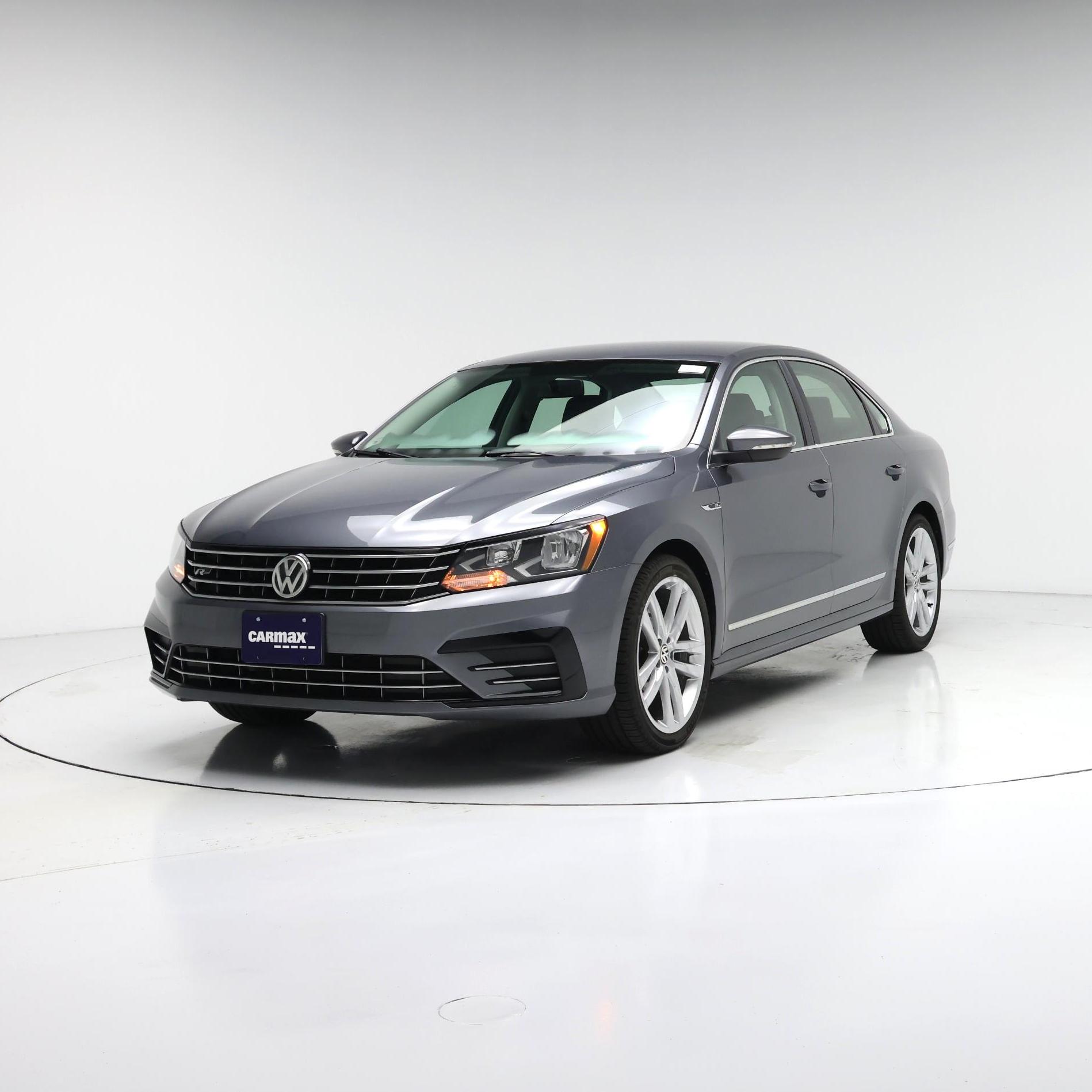 Thumbnail: 2017 Volkswagen Passat - 4