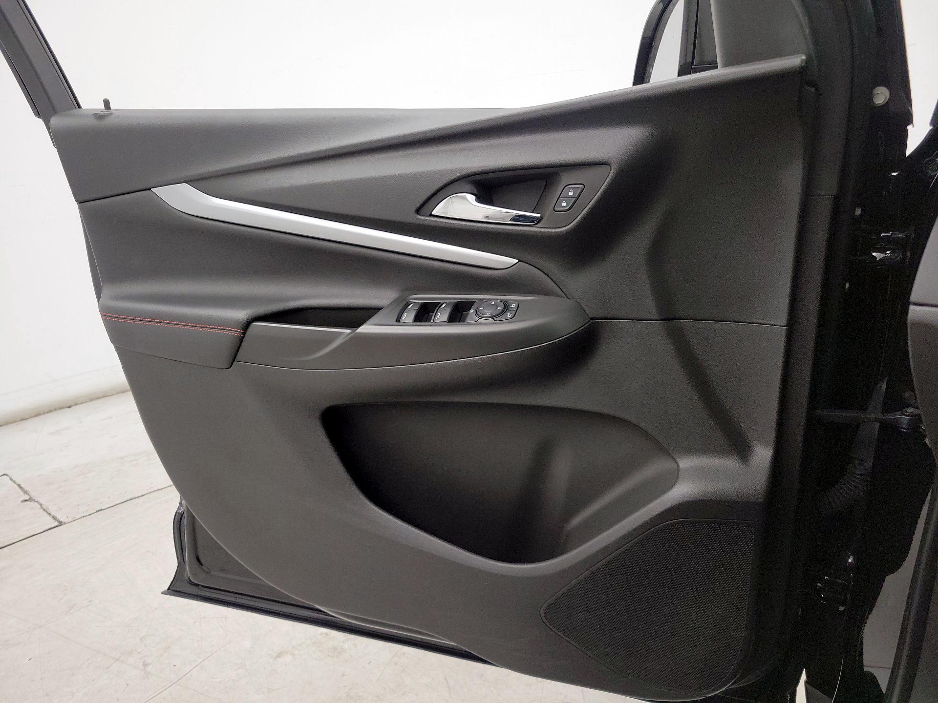 Thumbnail: 2023 Chevrolet Bolt EUV - 12