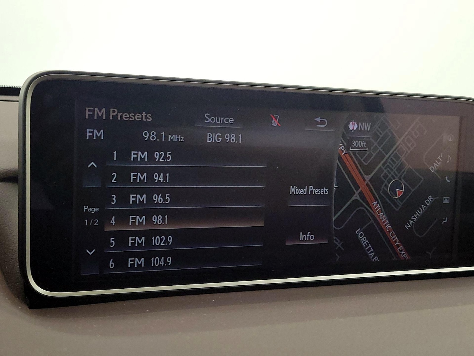 2017 Lexus RX 450h - Photo 17