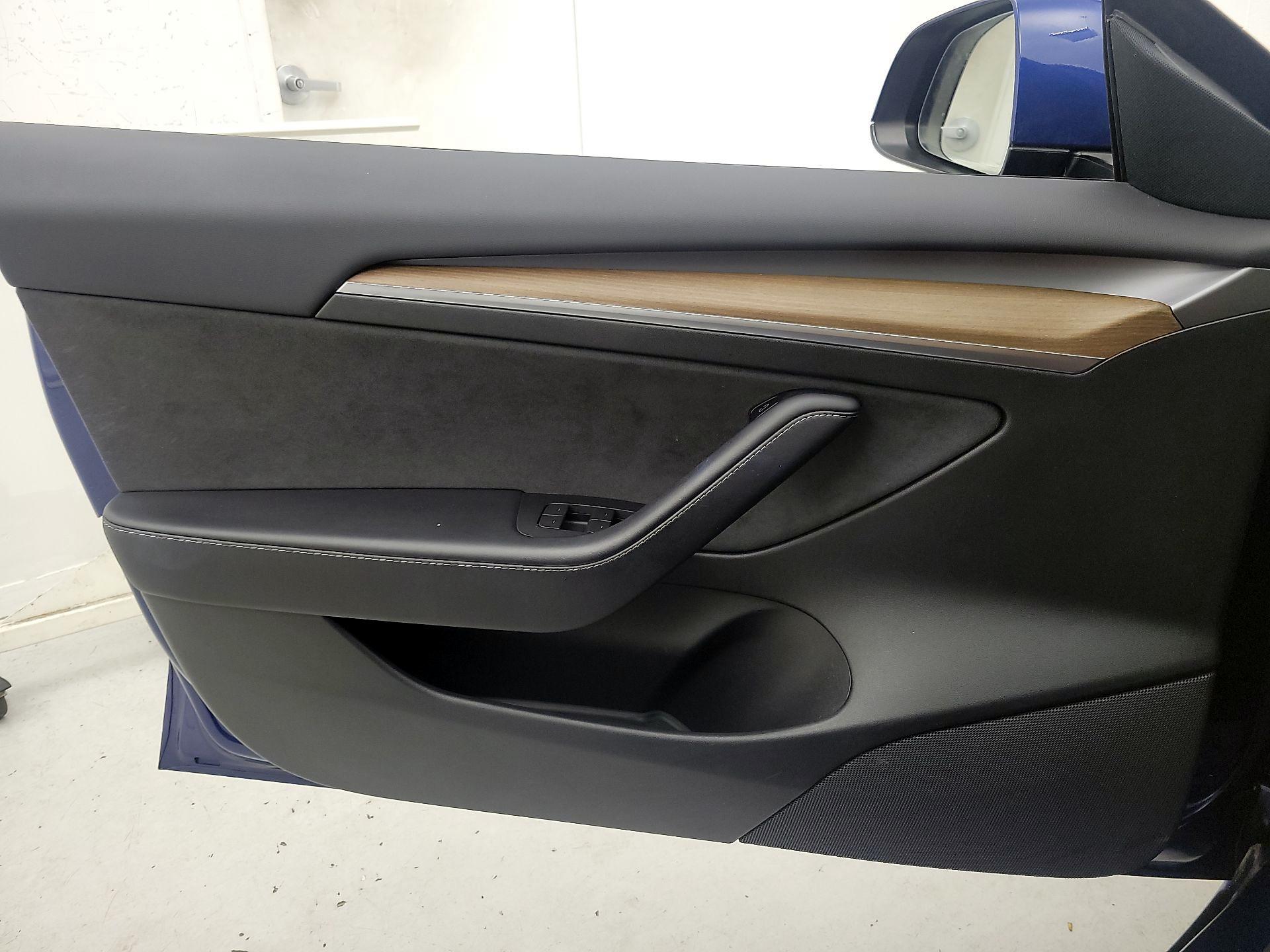 Thumbnail: 2022 Tesla Model 3 - 12