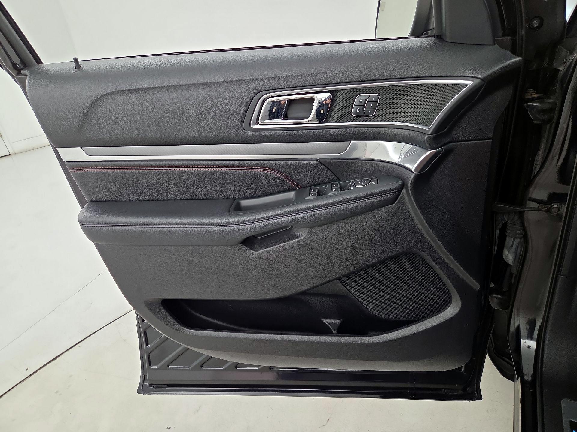 Thumbnail: 2019 Ford Explorer - 12