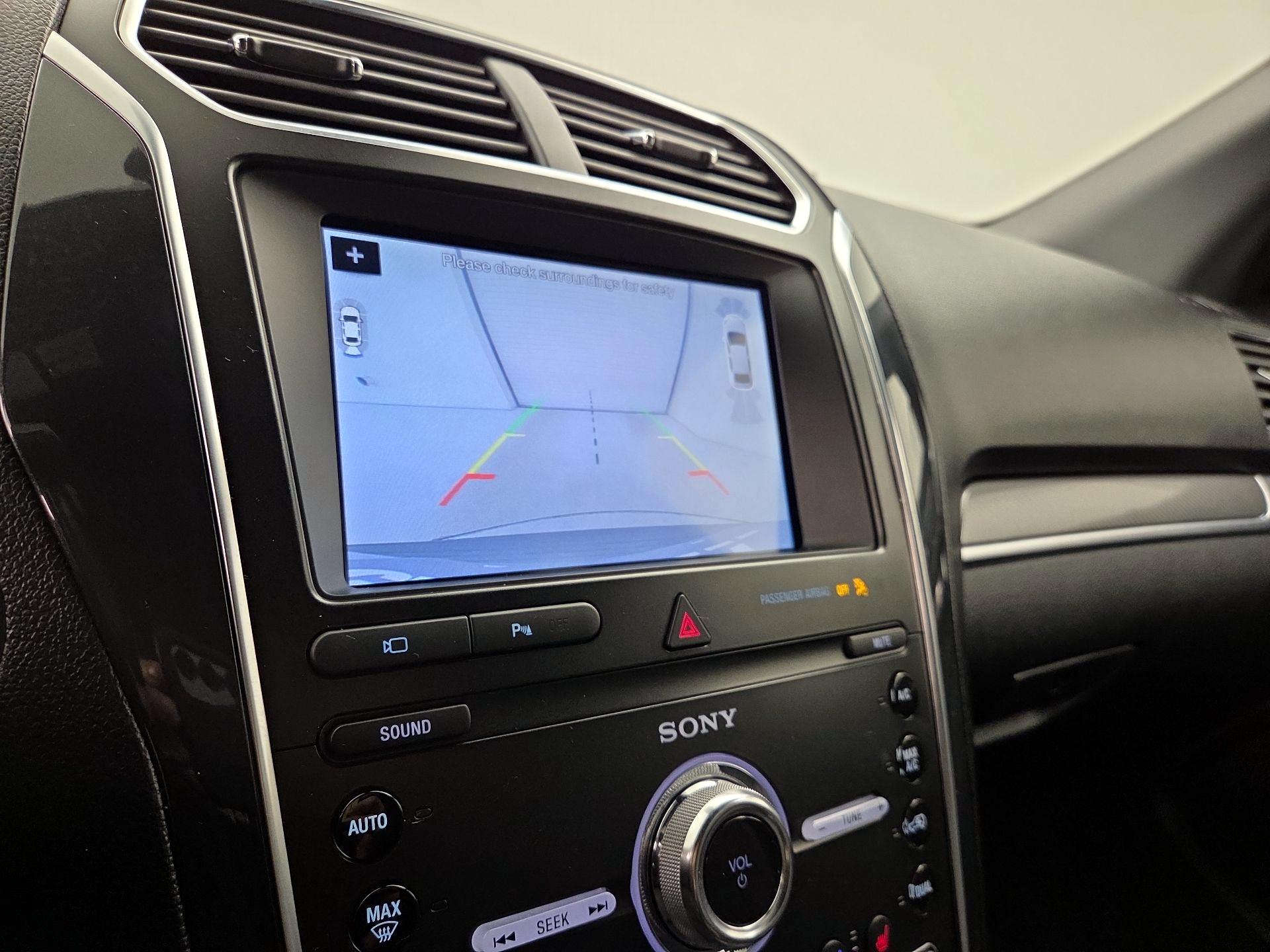 Thumbnail: 2019 Ford Explorer - 15