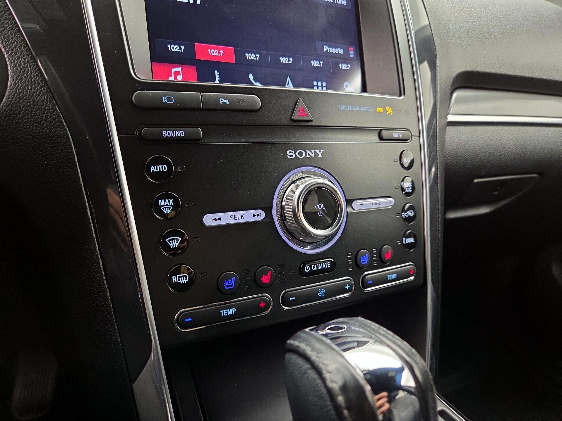 Thumbnail: 2019 Ford Explorer - 17