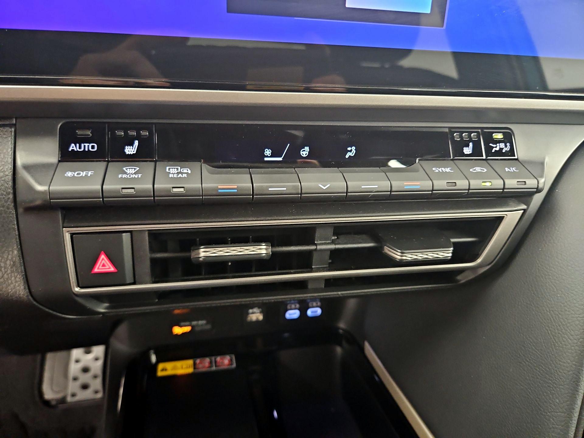 Thumbnail: 2025 Toyota Camry - 16