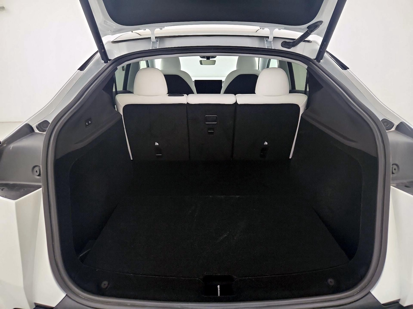 2026 Tesla Model Y Long Range - Photo 21