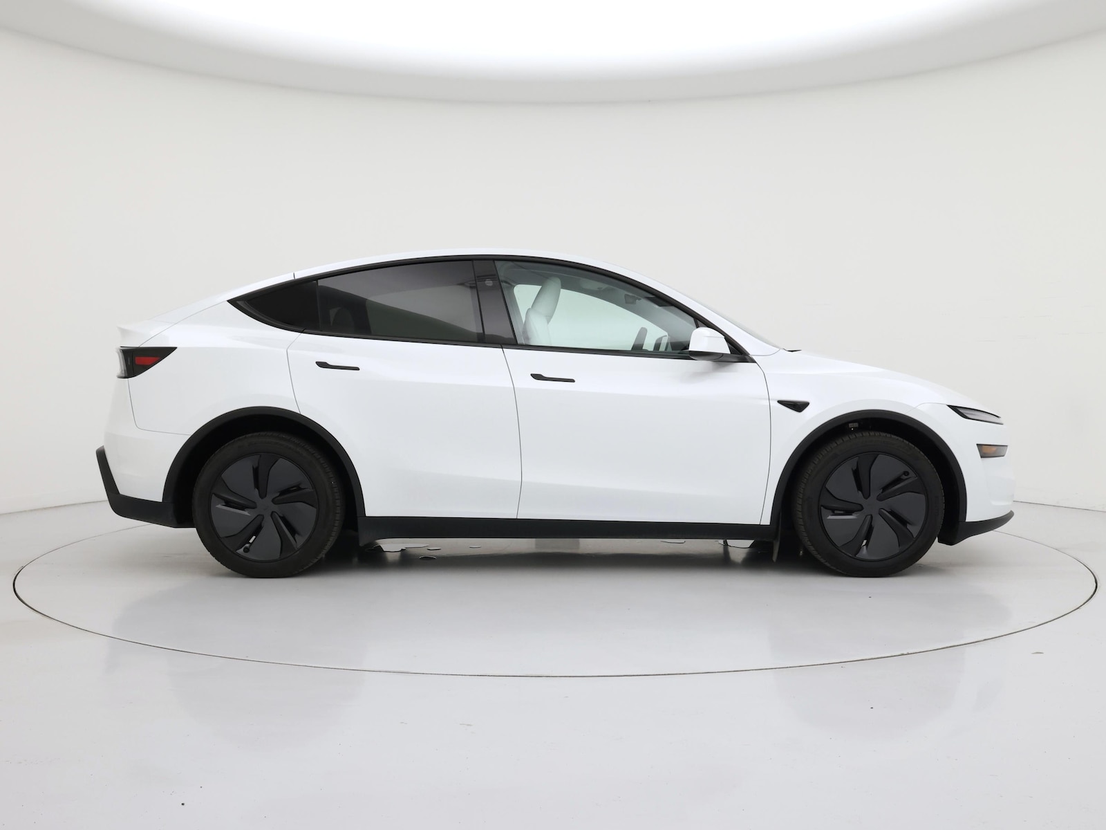 2026 Tesla Model Y Long Range - Photo 8
