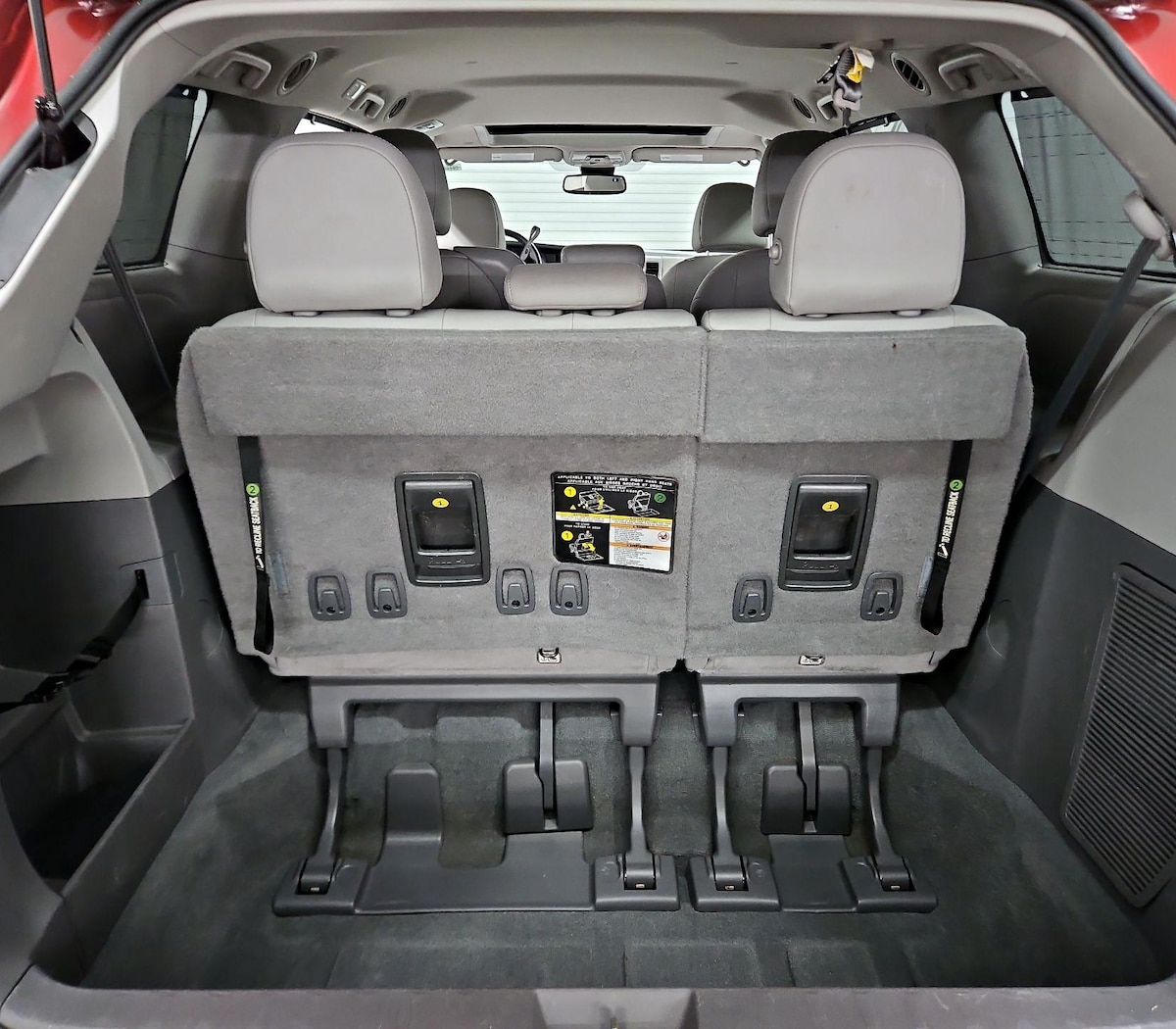Trunk/Cargo (Seats Up)