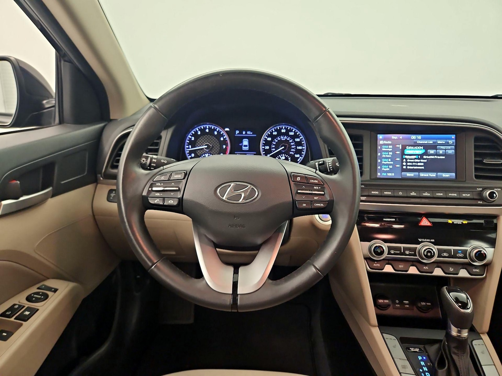 2019 Hyundai Elantra Value Edition - Photo 11