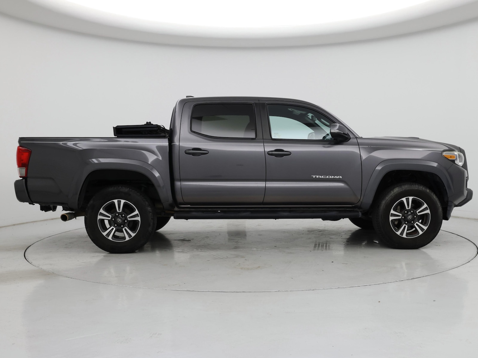 2017 Toyota Tacoma TRD Sport - Photo 8