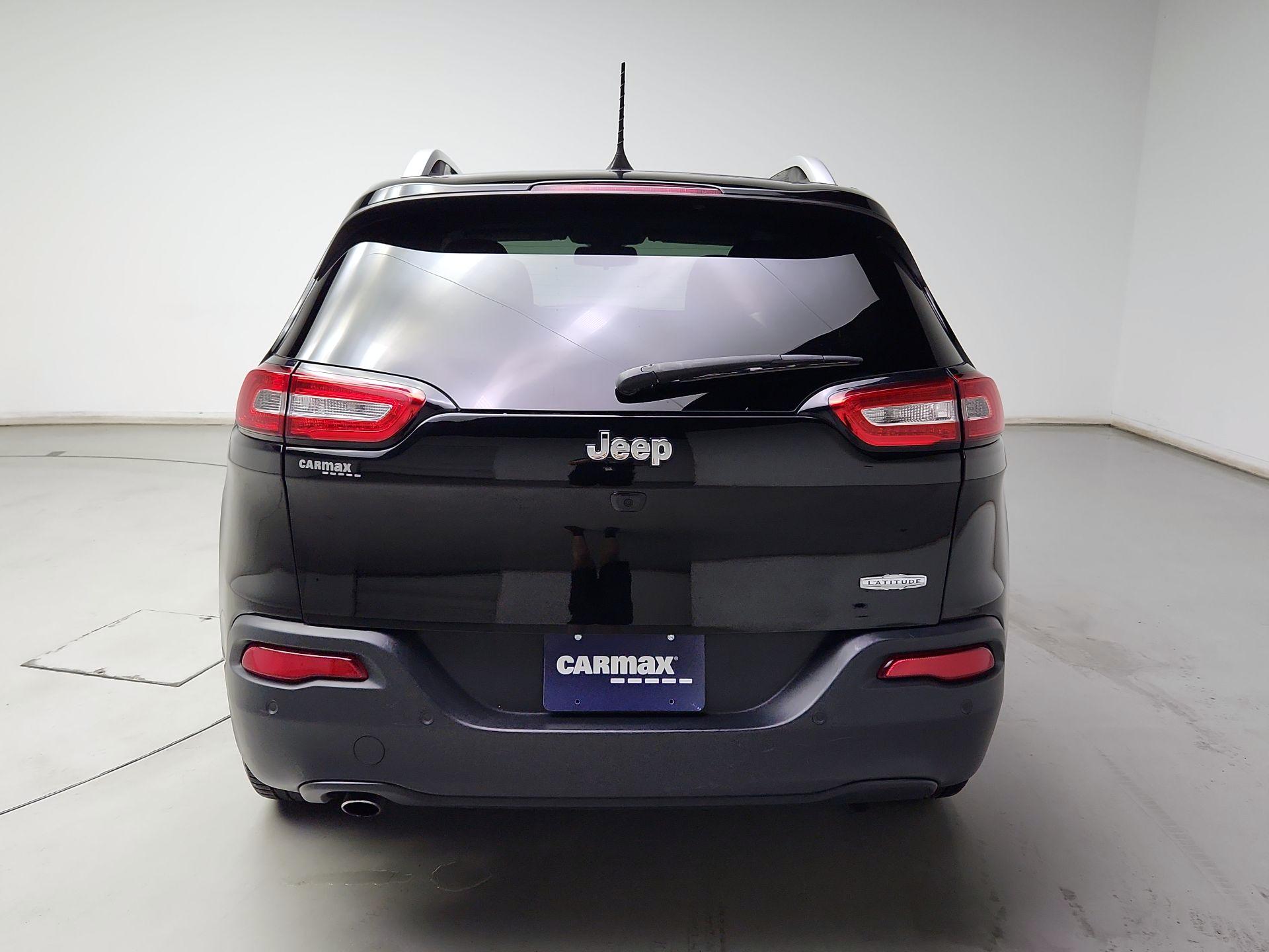 Thumbnail: 2017 Jeep Cherokee - 6