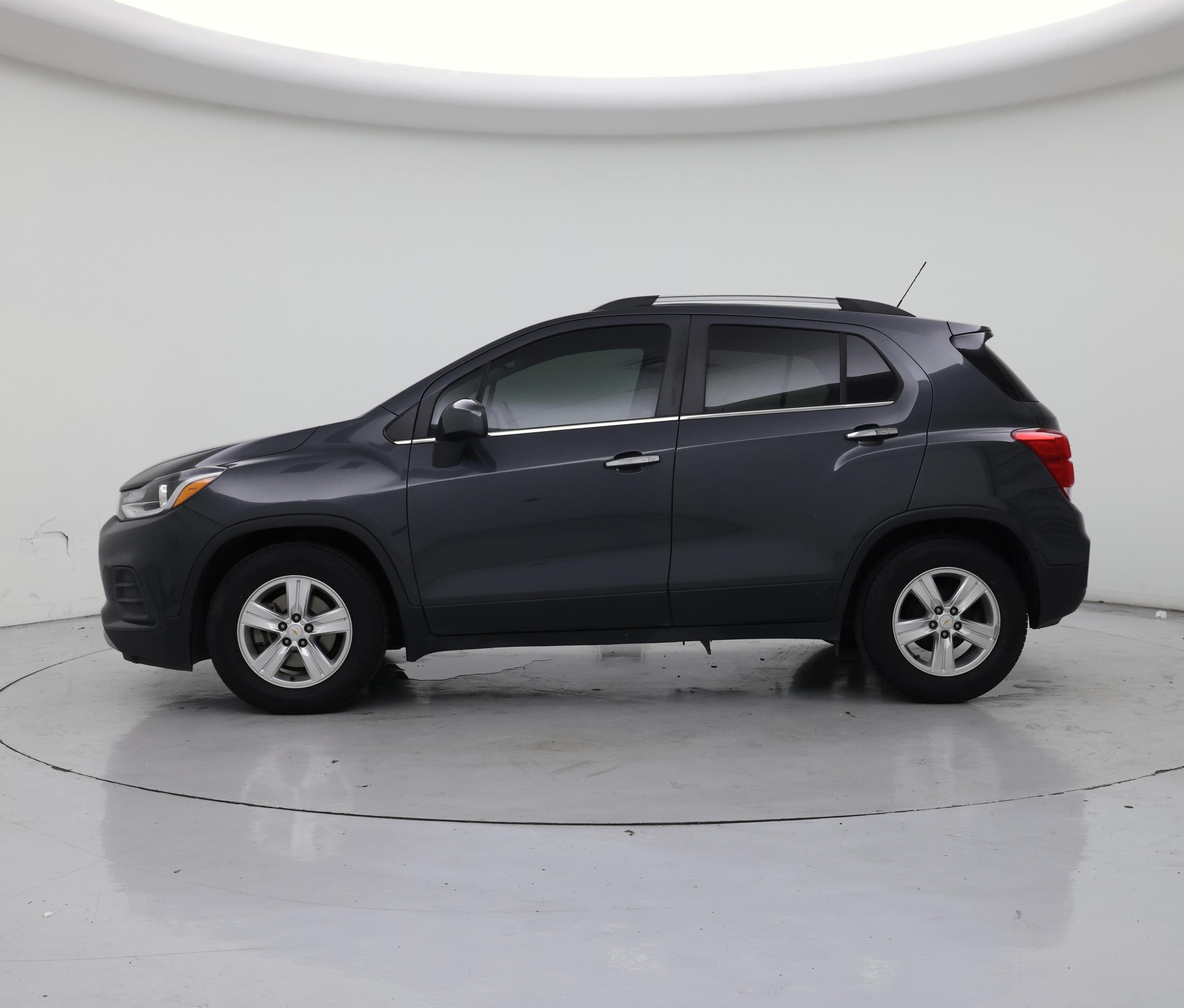 Thumbnail: 2018 Chevrolet Trax - 3