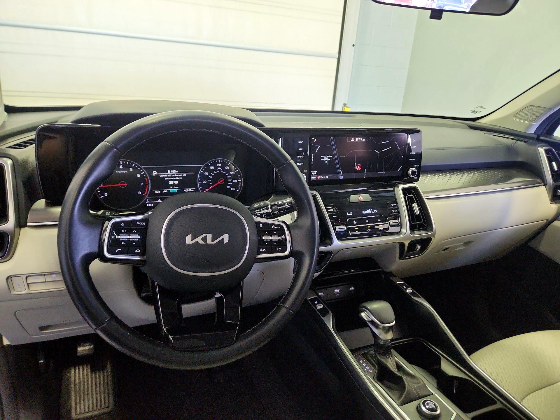 Thumbnail: 2022 Kia Sorento - 9
