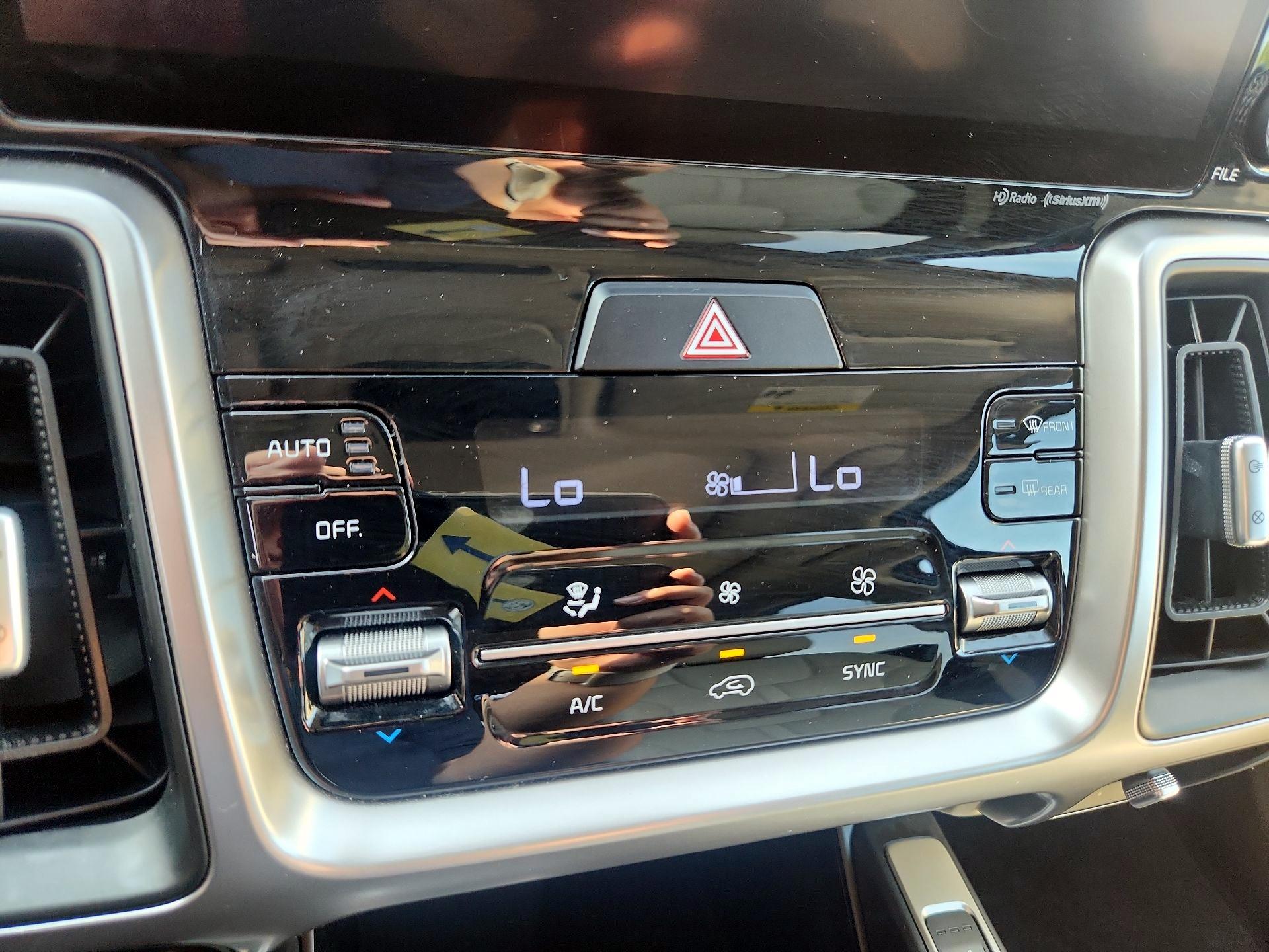 Thumbnail: 2022 Kia Sorento - 17