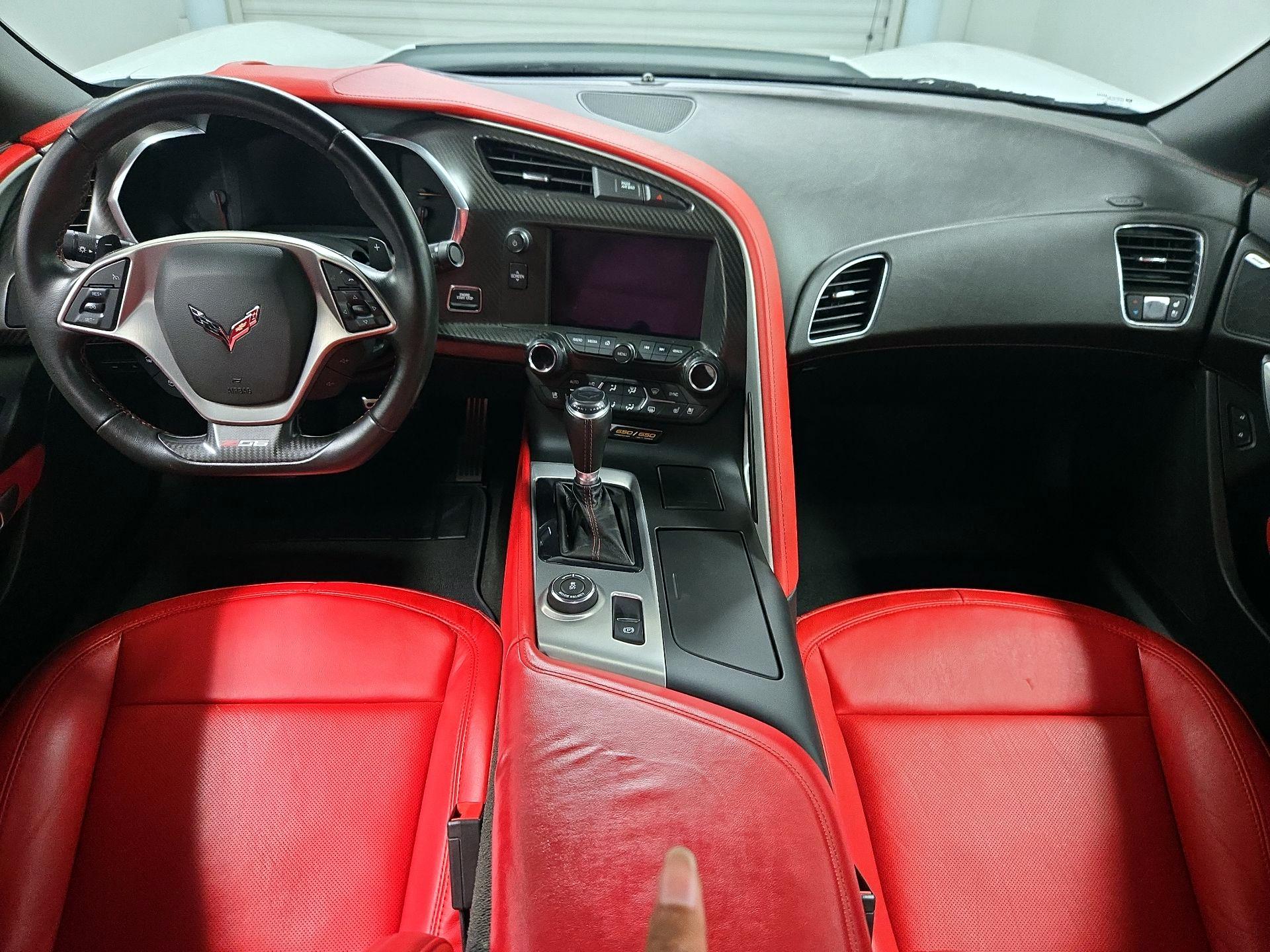 Thumbnail: 2015 Chevrolet Corvette - 9