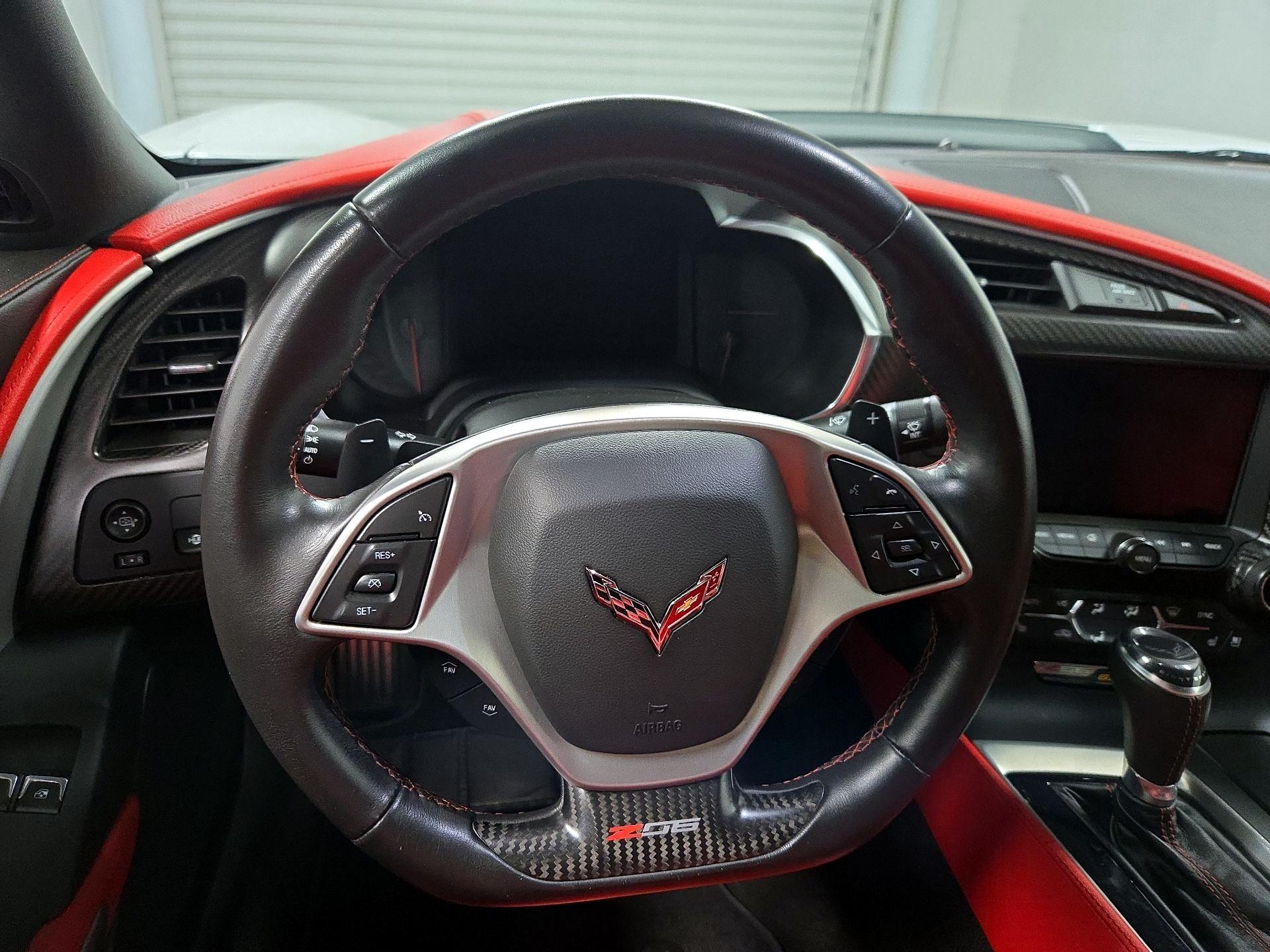 Thumbnail: 2015 Chevrolet Corvette - 10