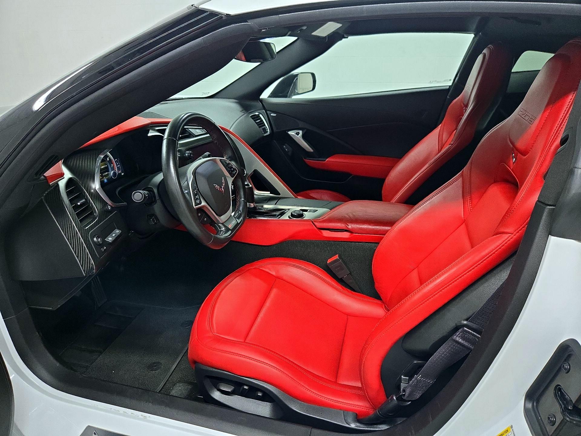 Thumbnail: 2015 Chevrolet Corvette - 11