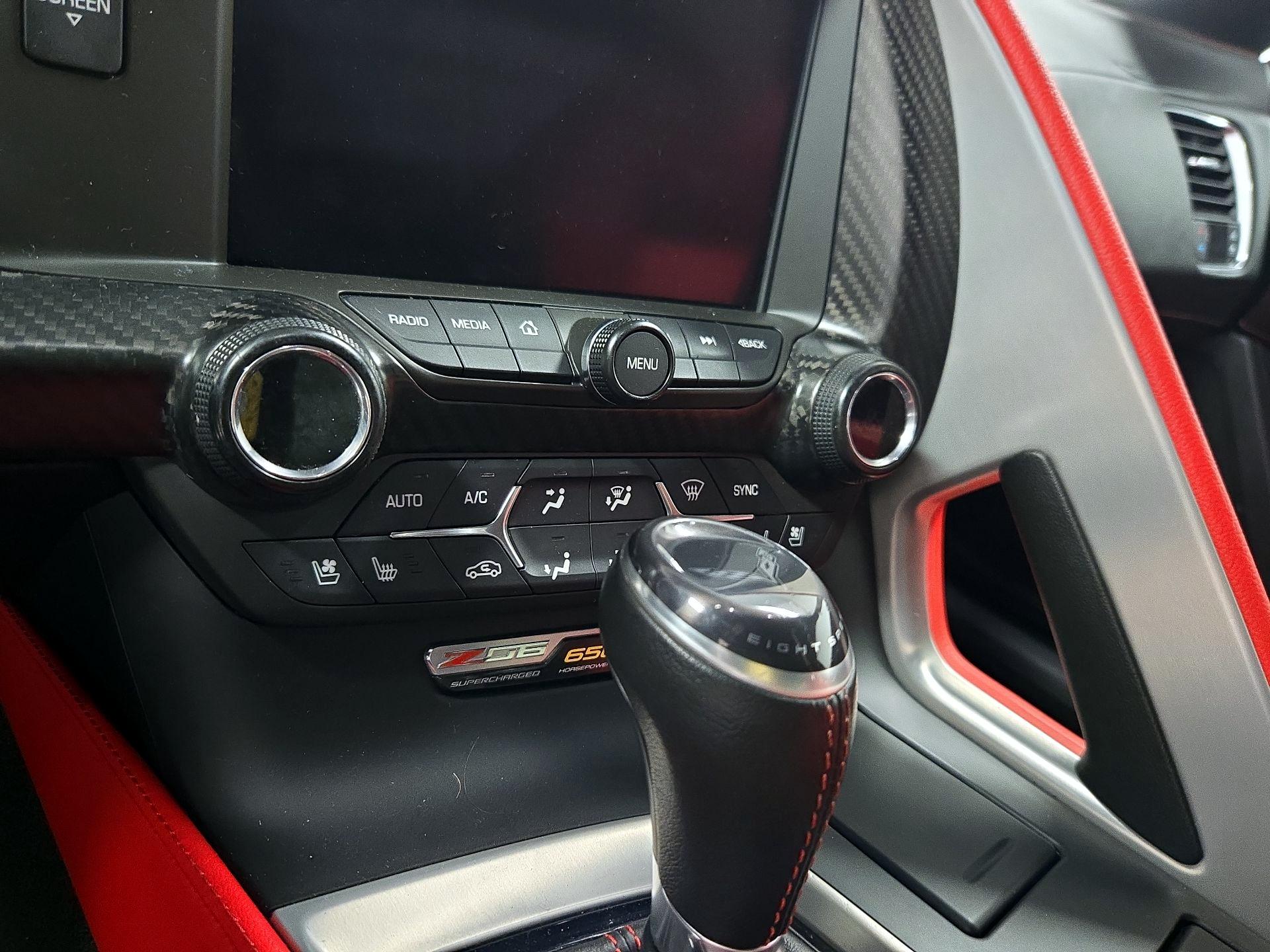 Thumbnail: 2015 Chevrolet Corvette - 16