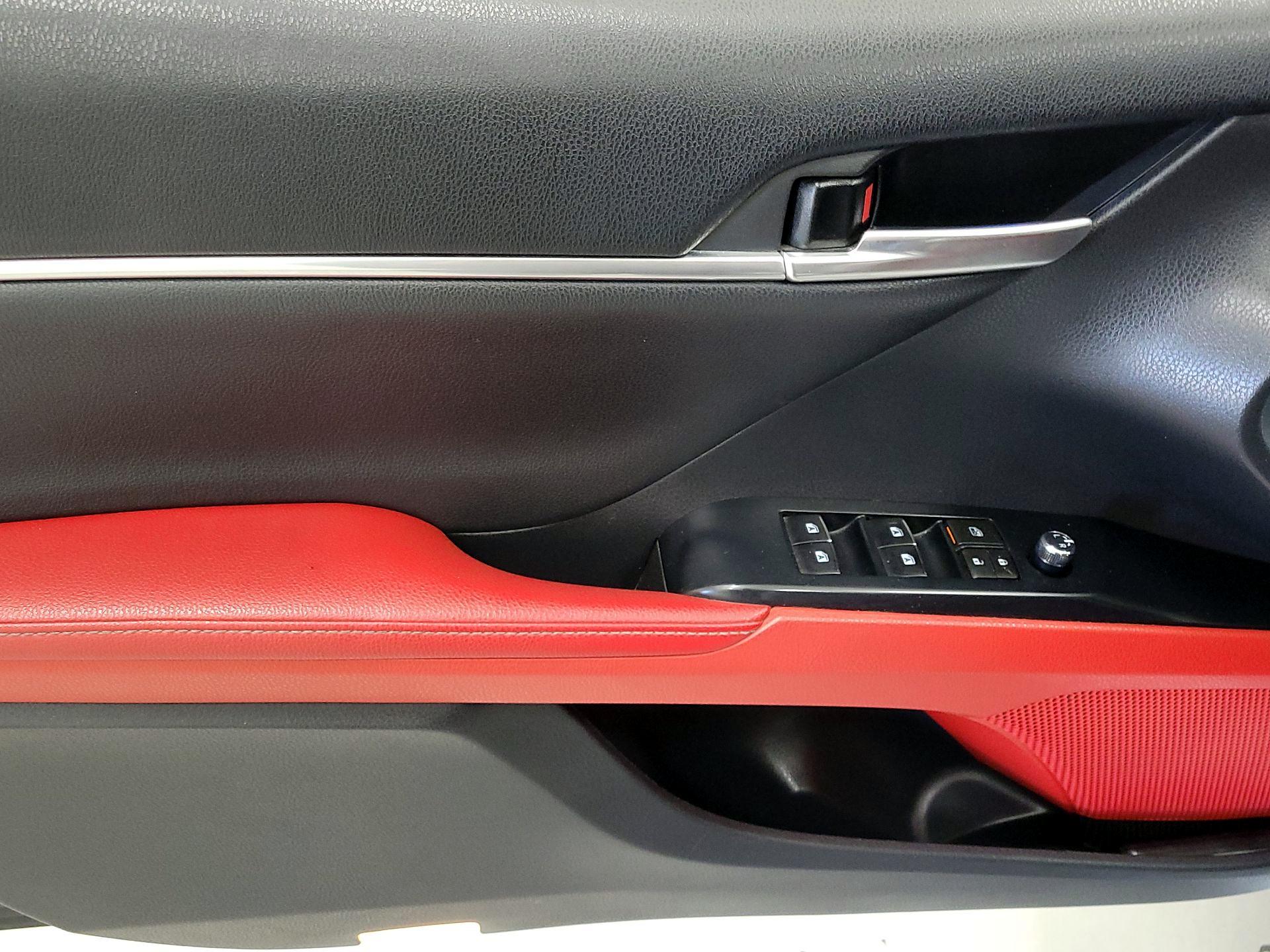 Thumbnail: 2020 Toyota Camry - 12