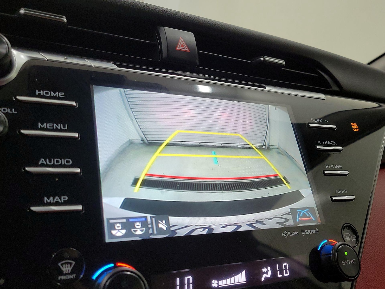 2020 Toyota Camry XSE - Photo 15