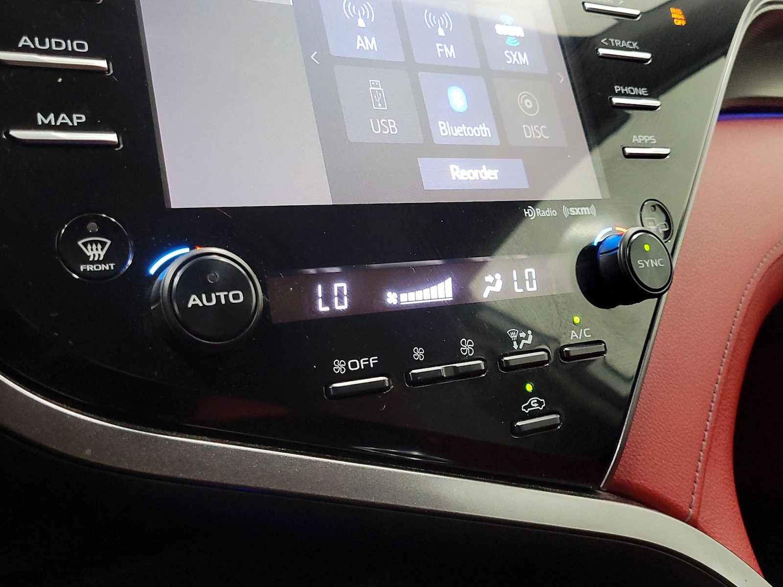 2020 Toyota Camry XSE - Photo 17