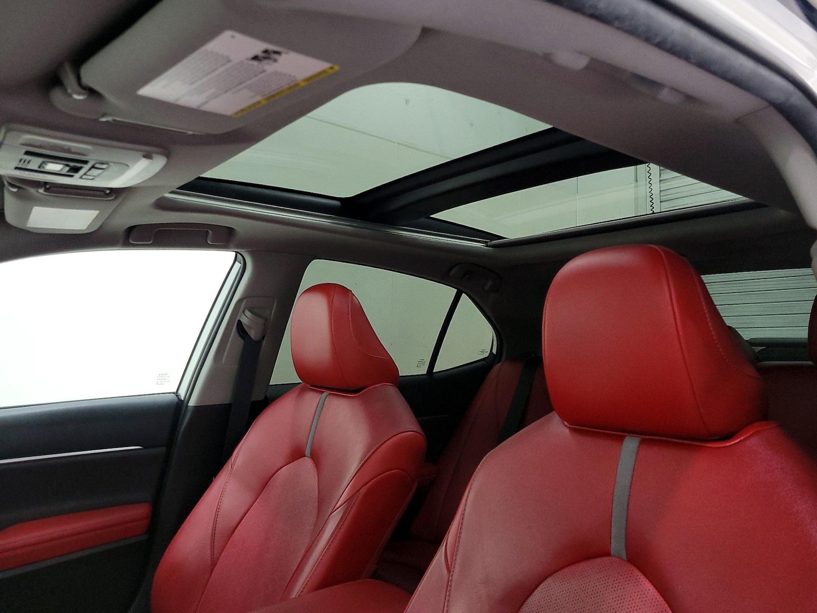 2020 Toyota Camry XSE - Photo 20