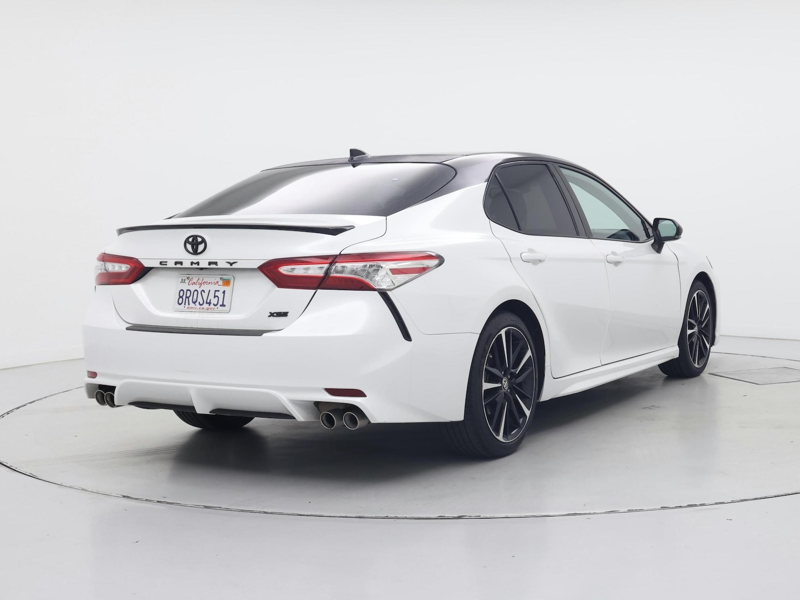 2020 Toyota Camry XSE - Photo 9