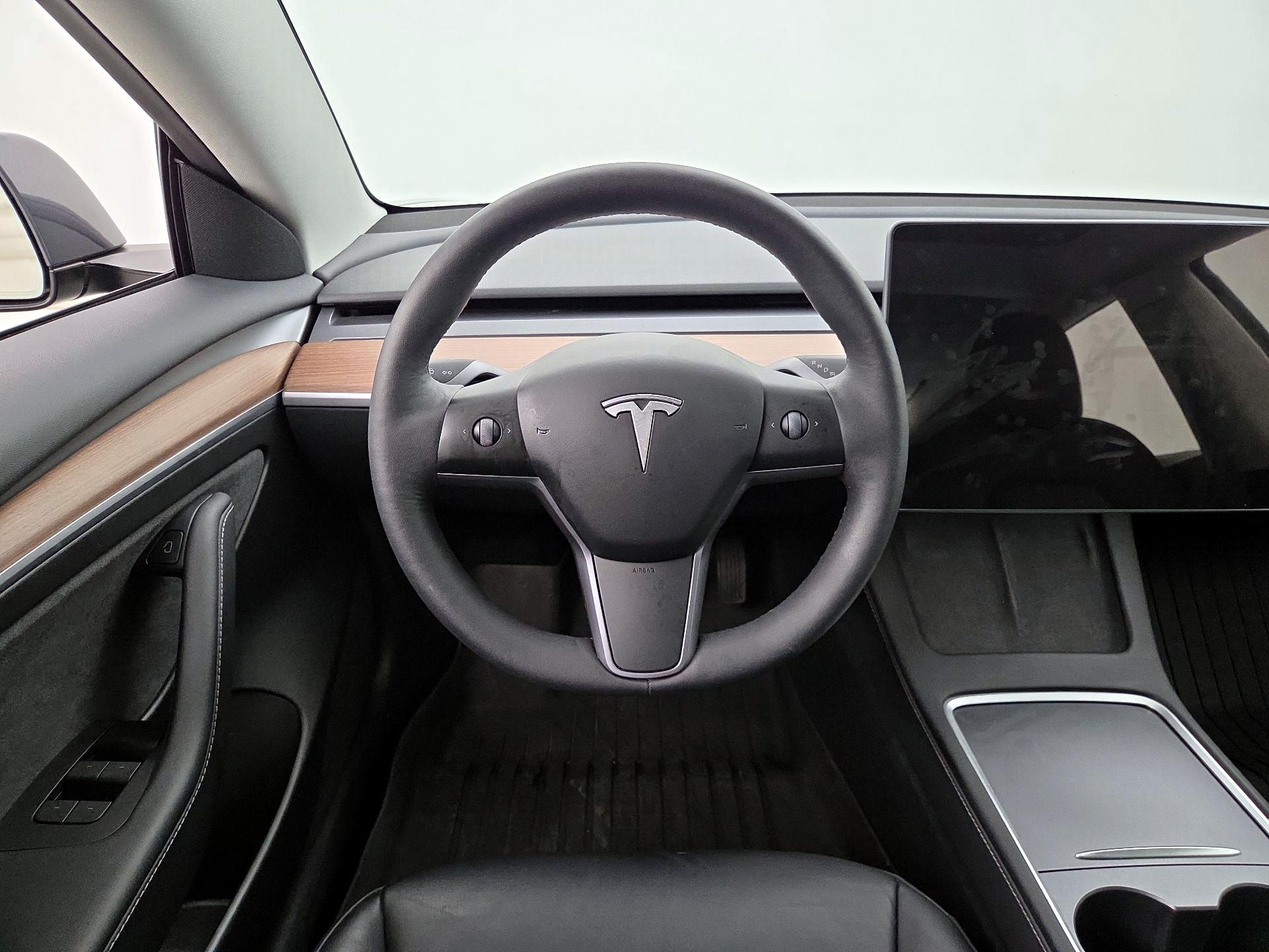 Thumbnail: 2023 Tesla Model 3 - 10
