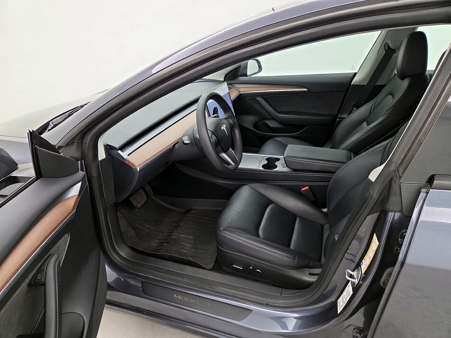Thumbnail: 2023 Tesla Model 3 - 11