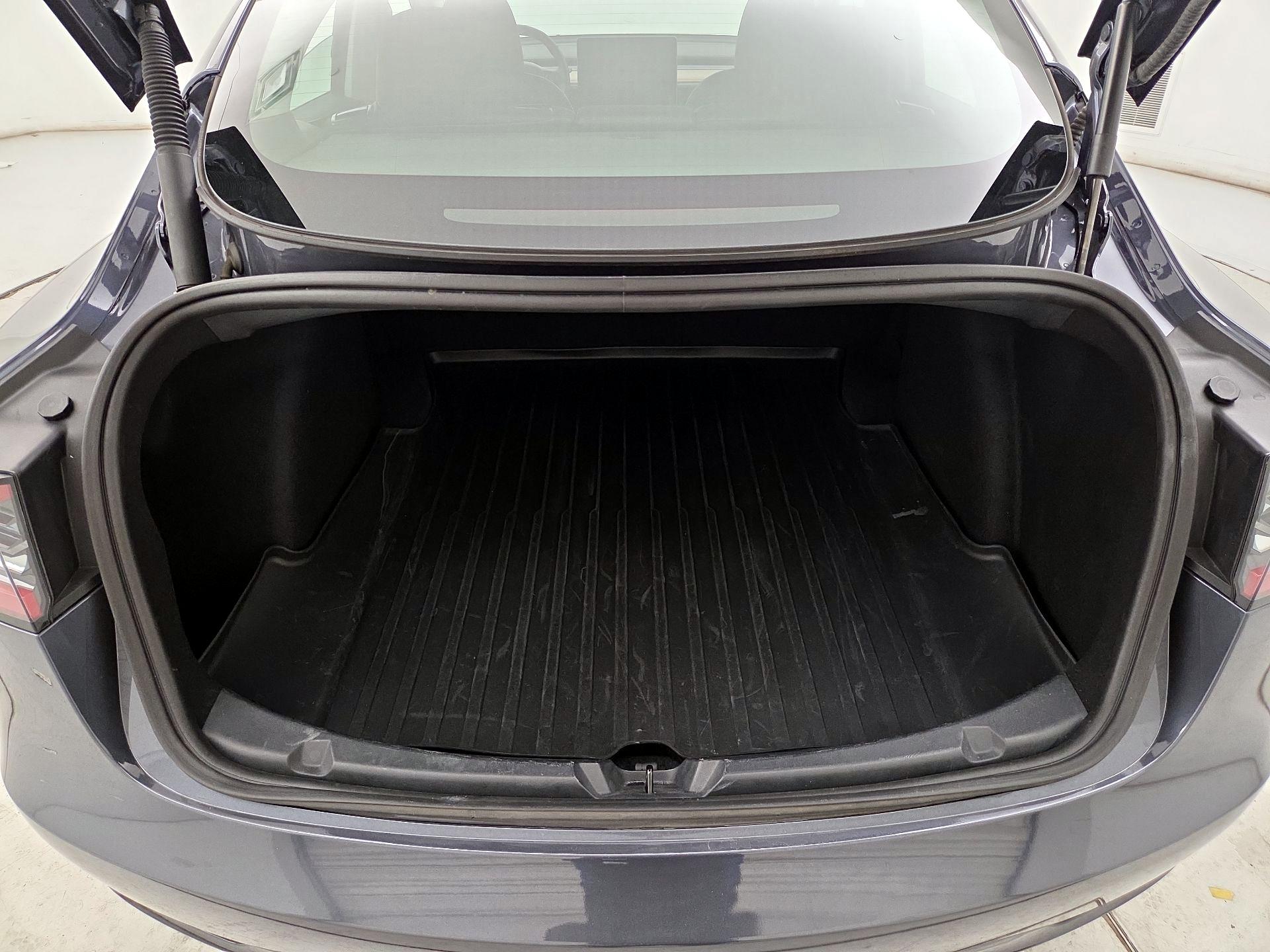 Thumbnail: 2023 Tesla Model 3 - 19