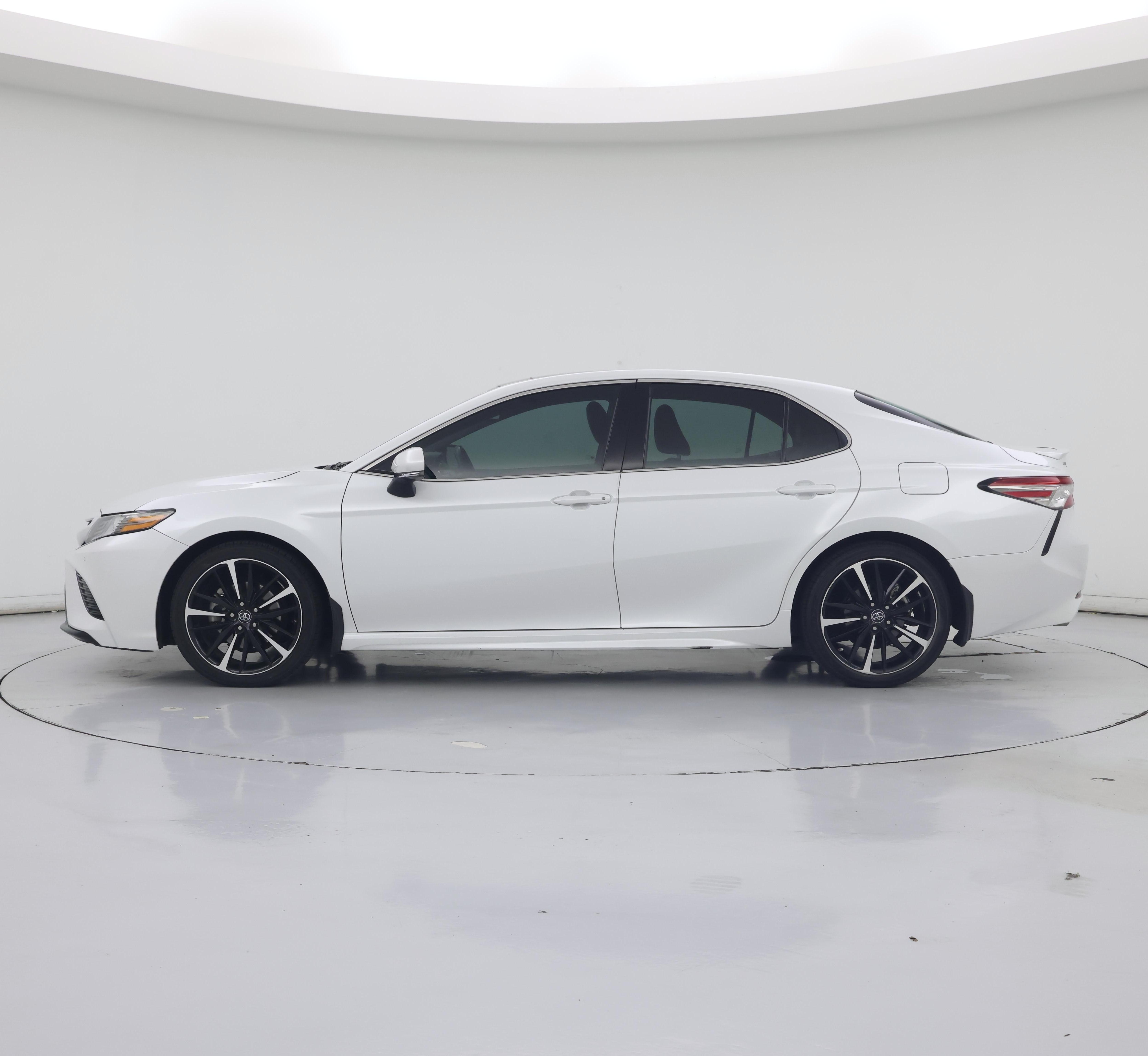 Thumbnail: 2018 Toyota Camry - 3