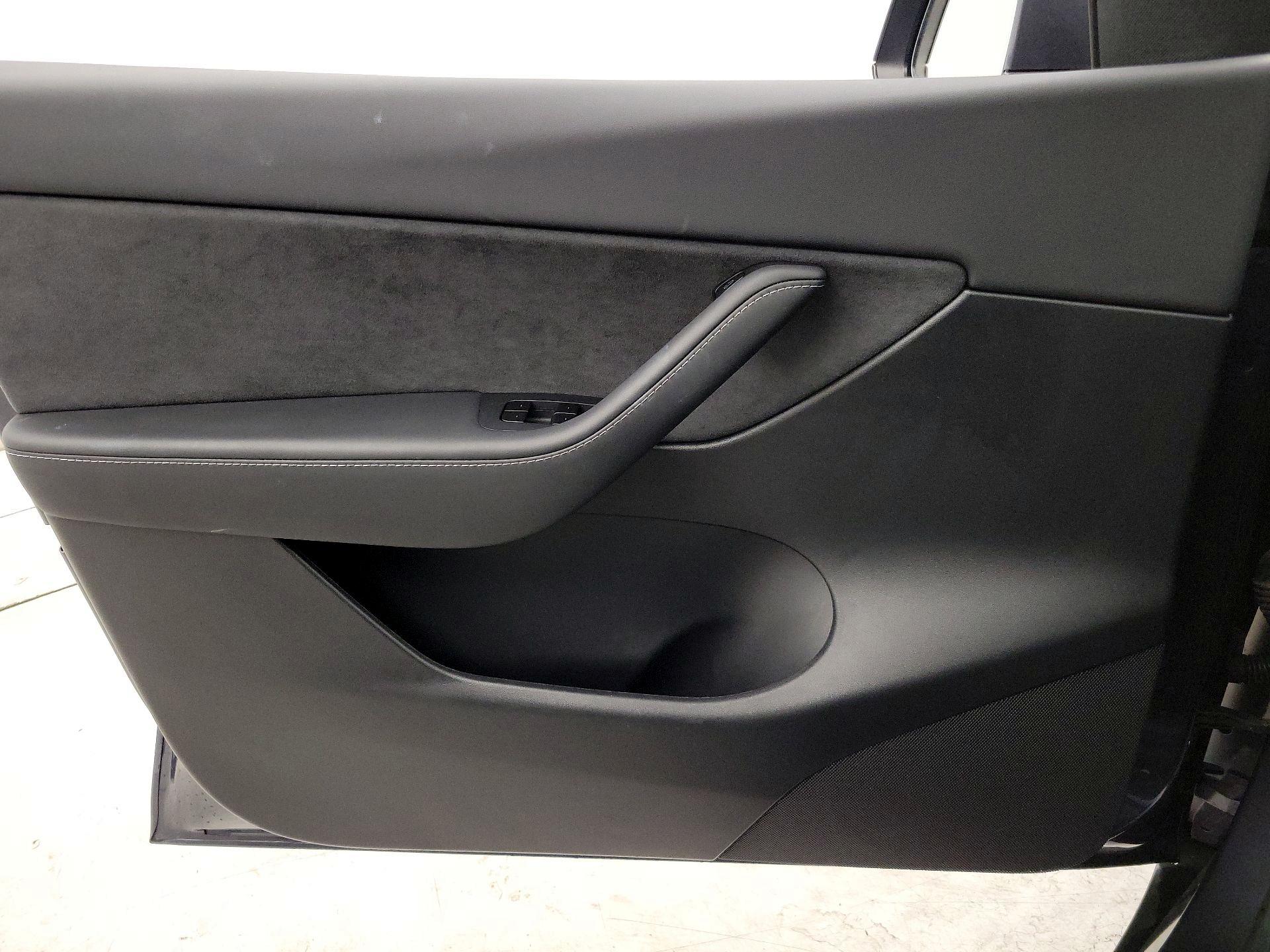 Thumbnail: 2022 Tesla Model Y - 12