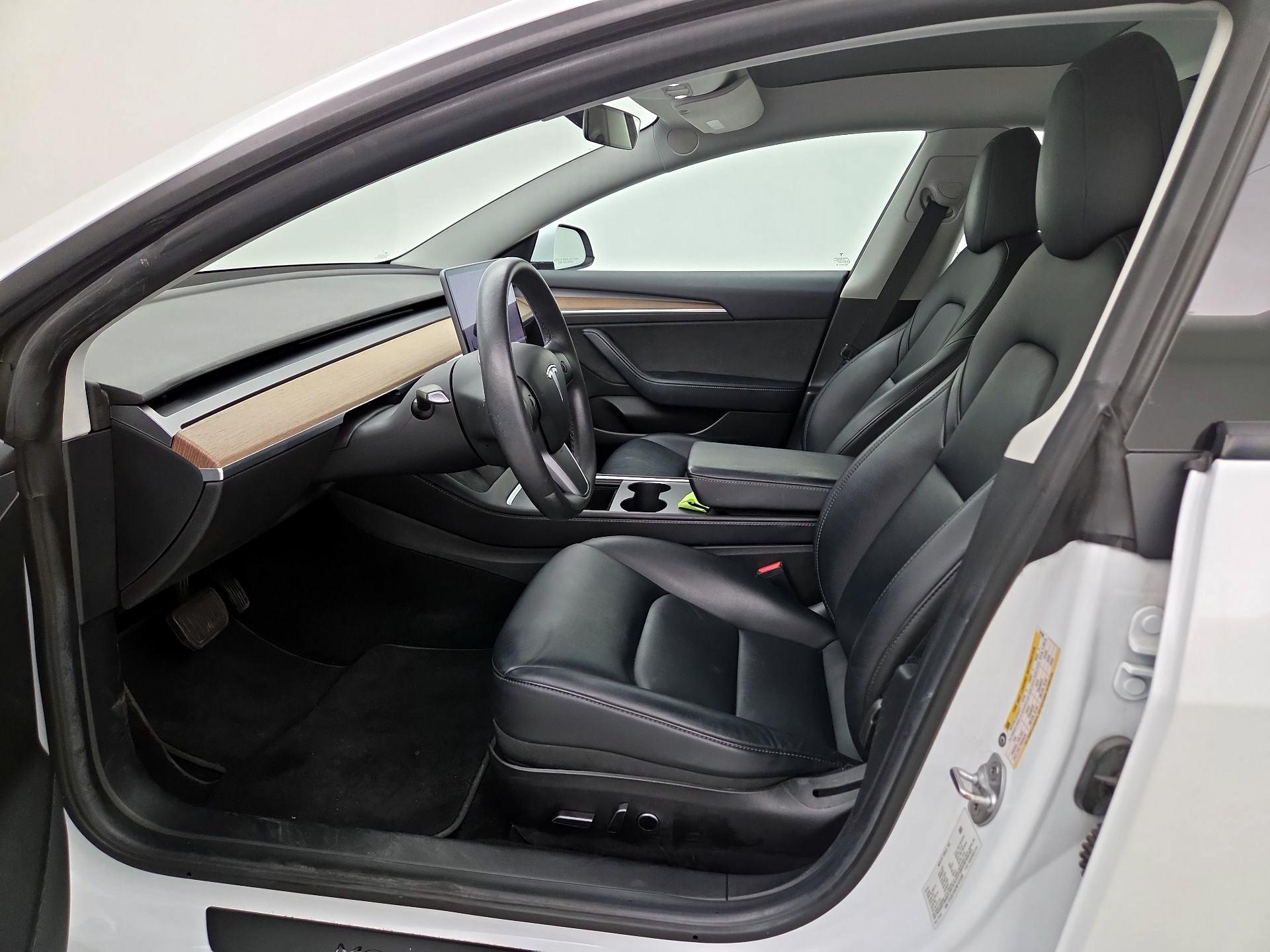 Thumbnail: 2022 Tesla Model 3 - 11