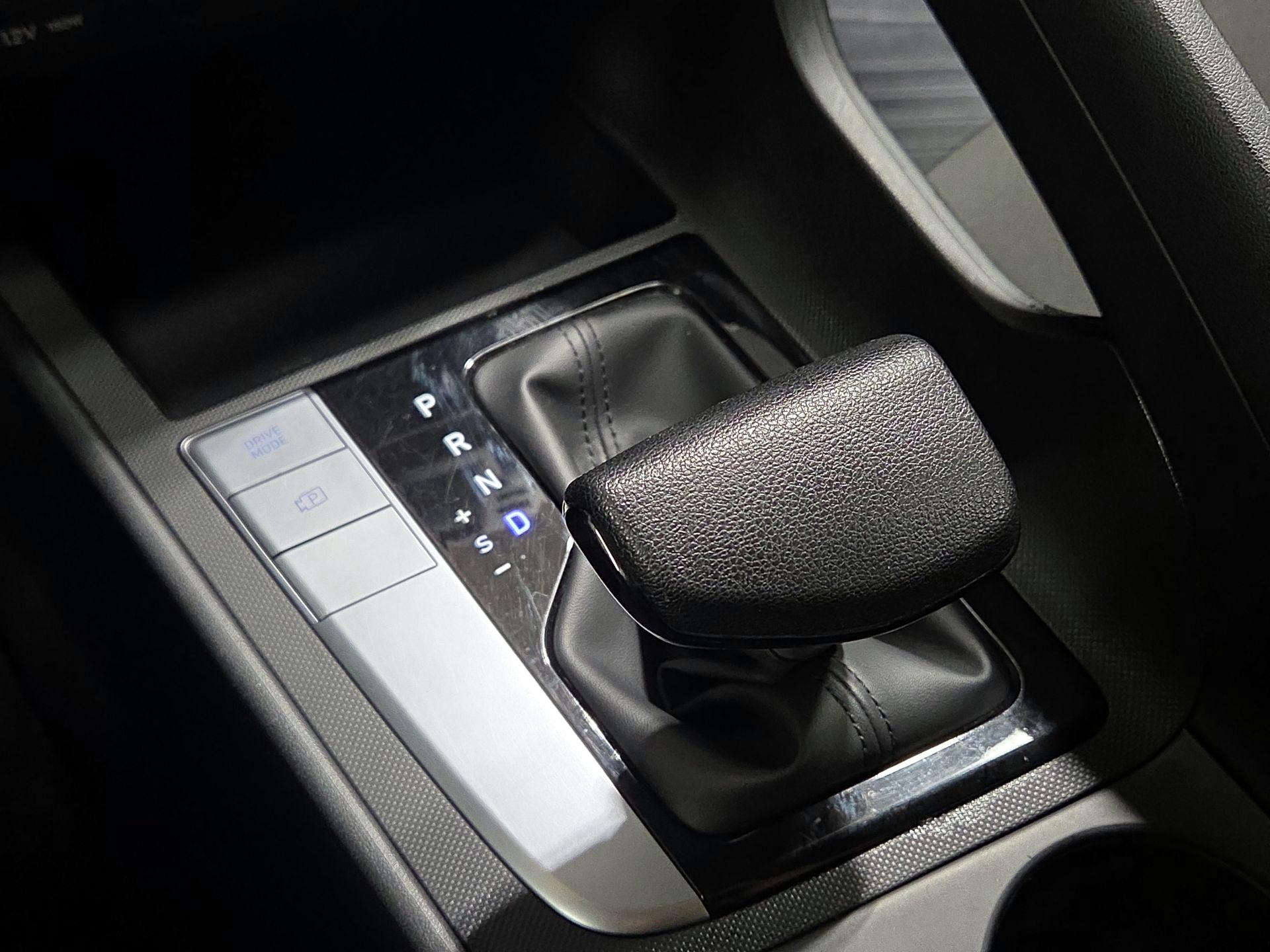 Thumbnail: 2023 Hyundai Elantra - 17