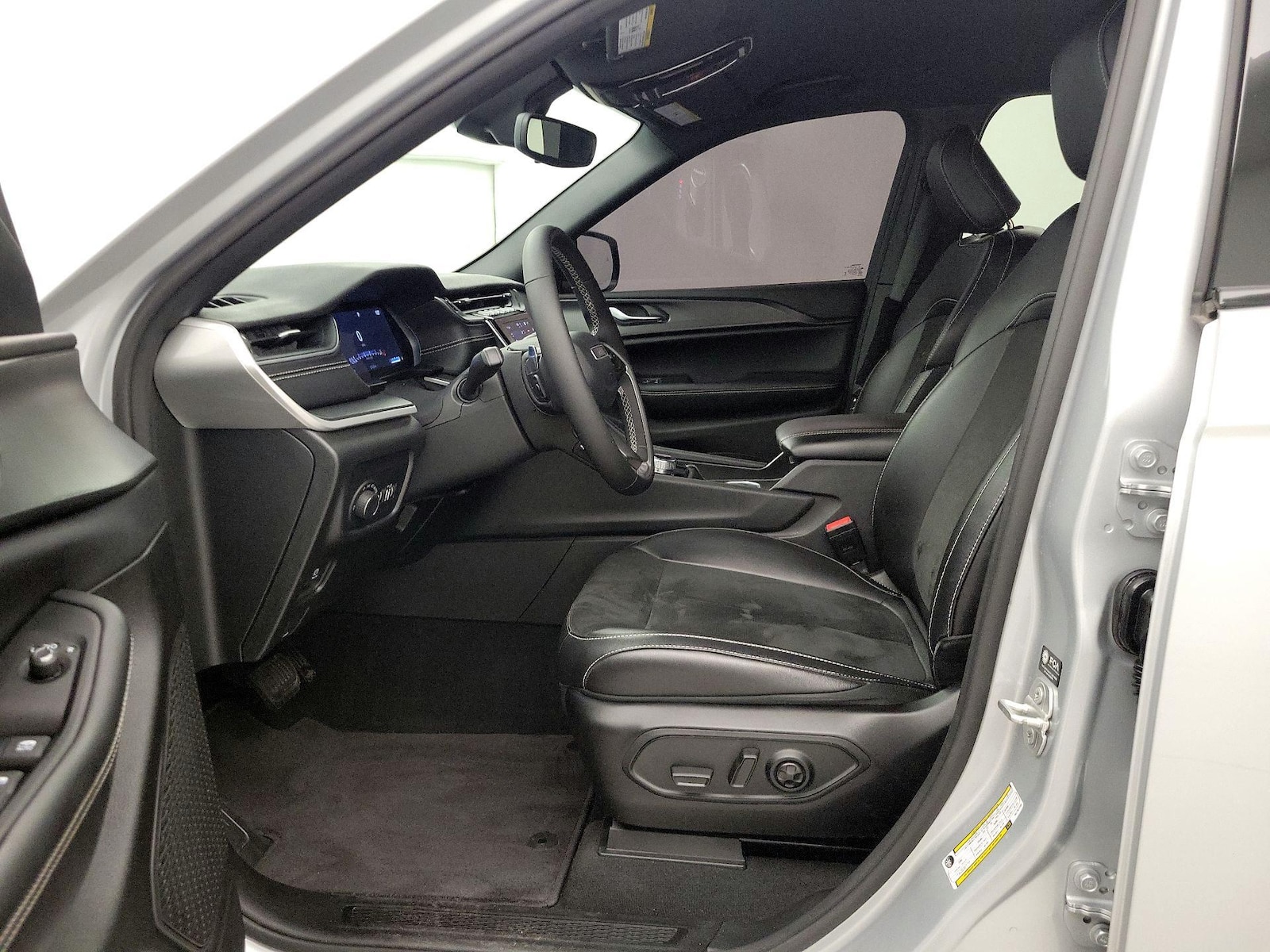 2024 Jeep Grand Cherokee Altitude - Photo 12