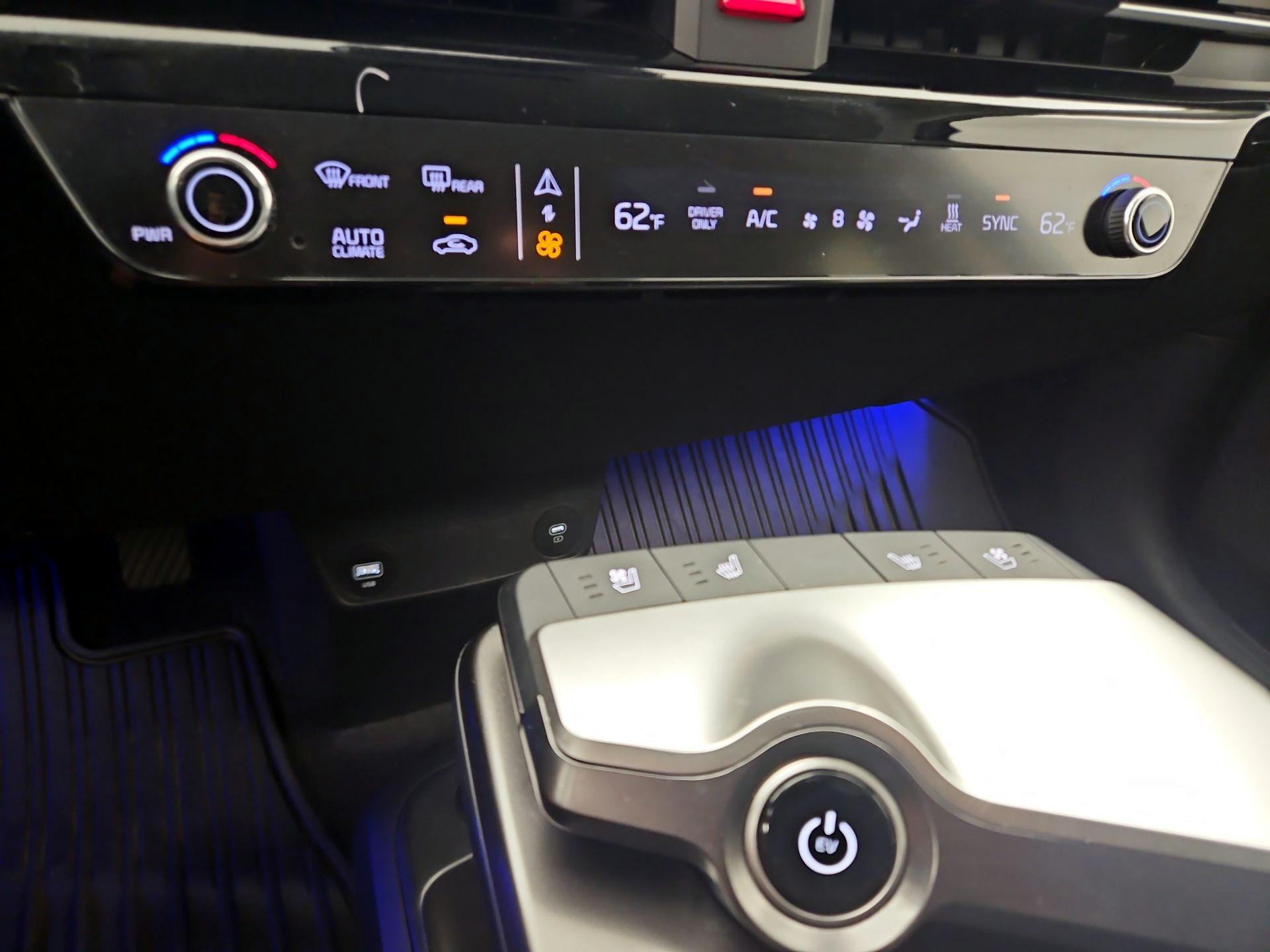 Thumbnail: 2023 Kia EV6 - 17