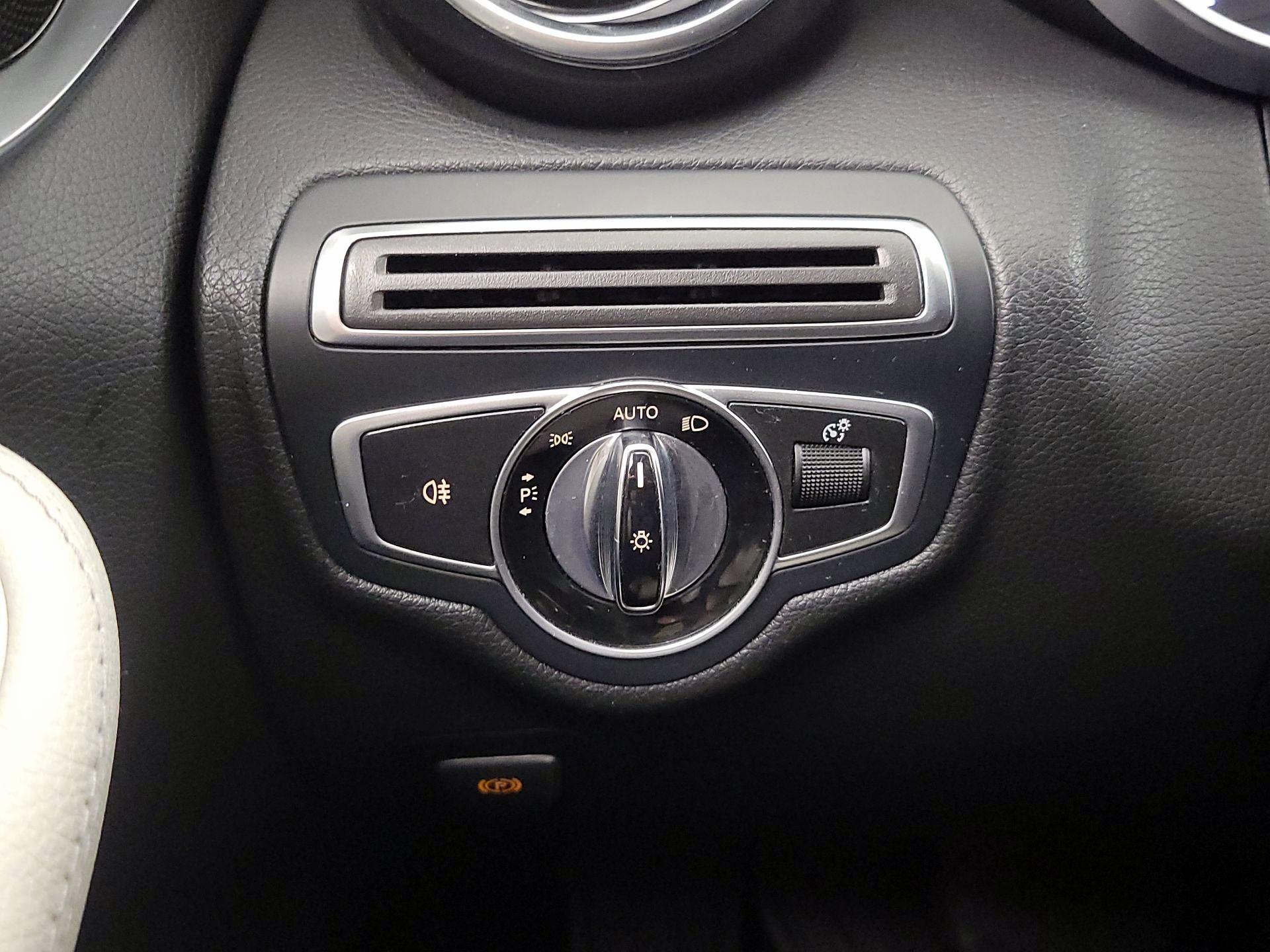 Thumbnail: 2016 Mercedes-Benz C-Class - 13