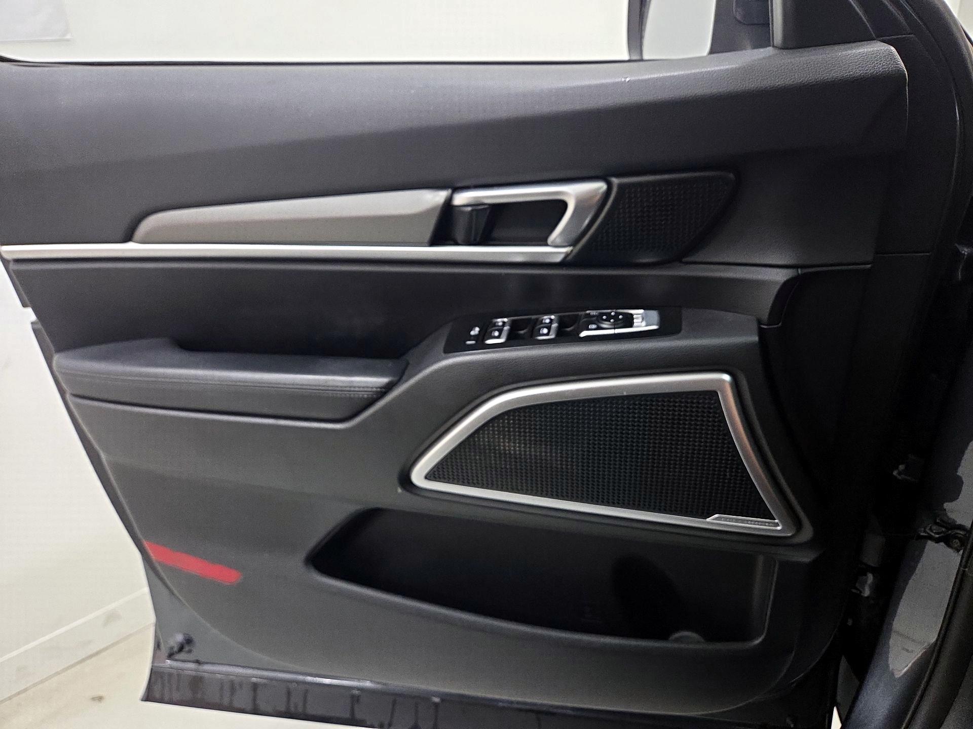 Thumbnail: 2020 Kia Telluride - 12