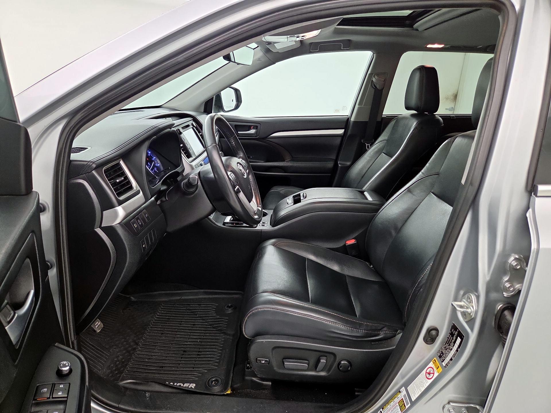 Thumbnail: 2019 Toyota Highlander - 11