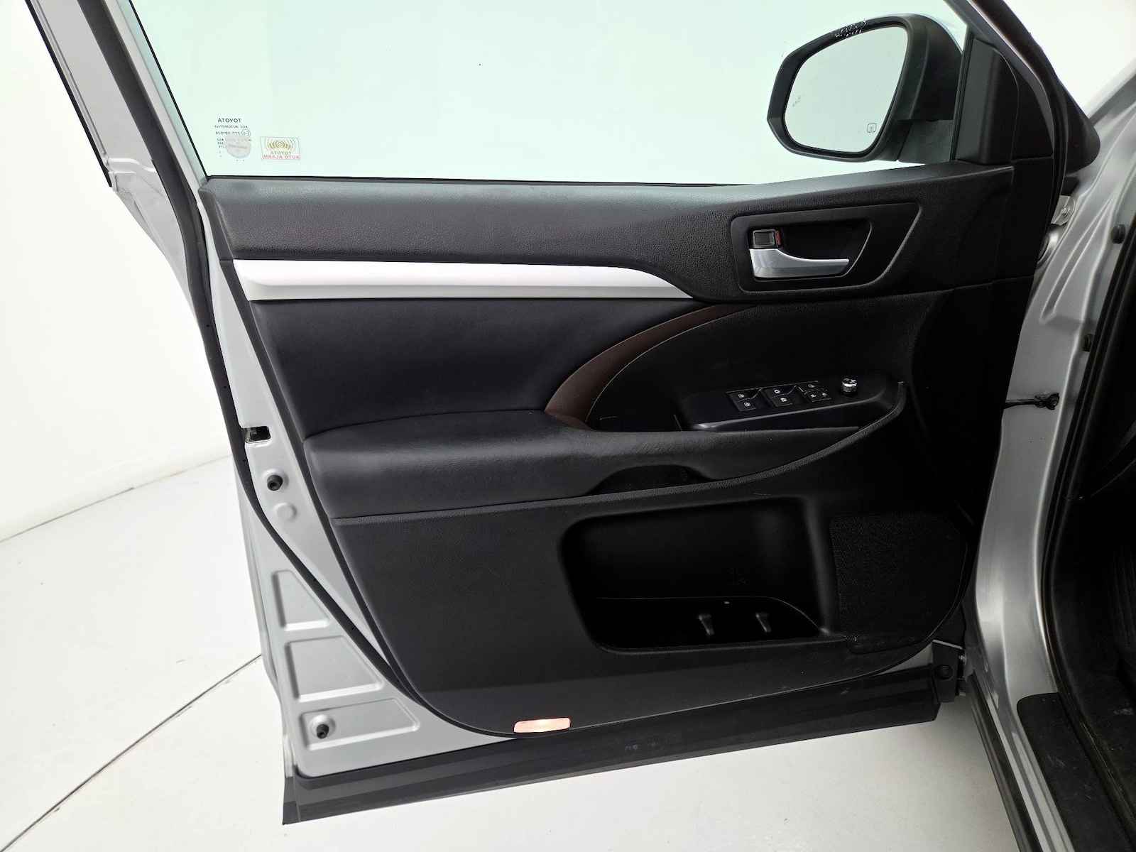 2019 Toyota Highlander XLE - Photo 13