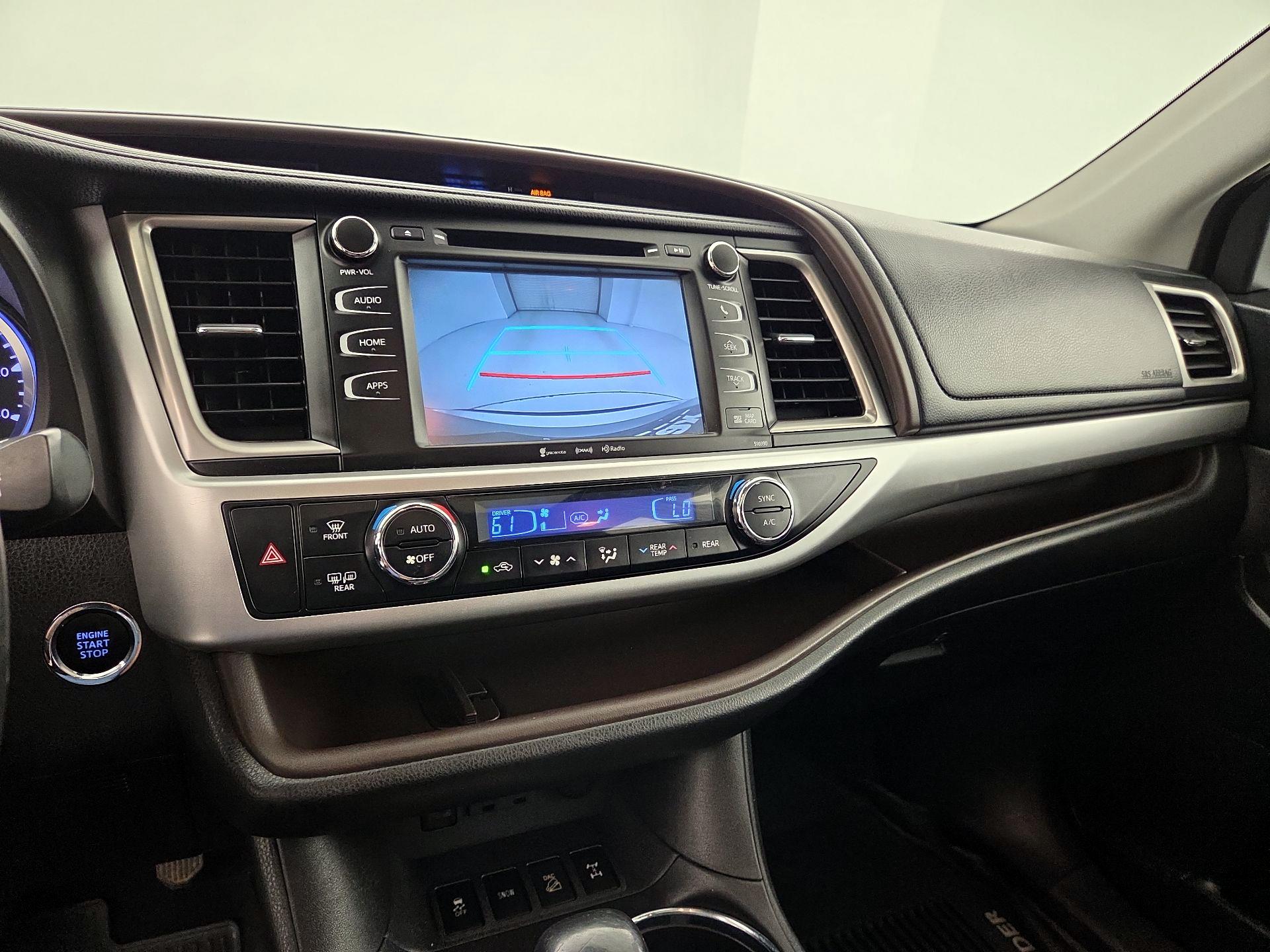 Thumbnail: 2019 Toyota Highlander - 15