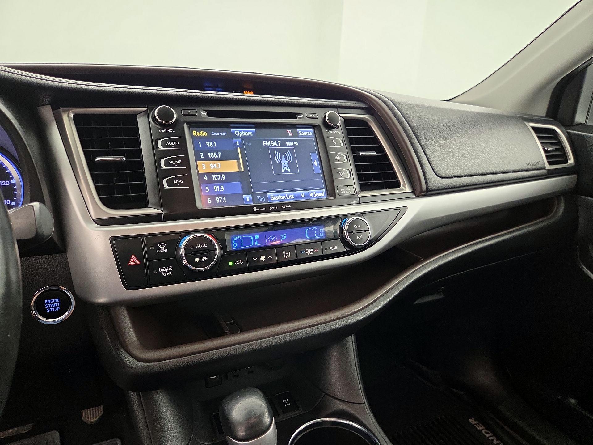 Thumbnail: 2019 Toyota Highlander - 16