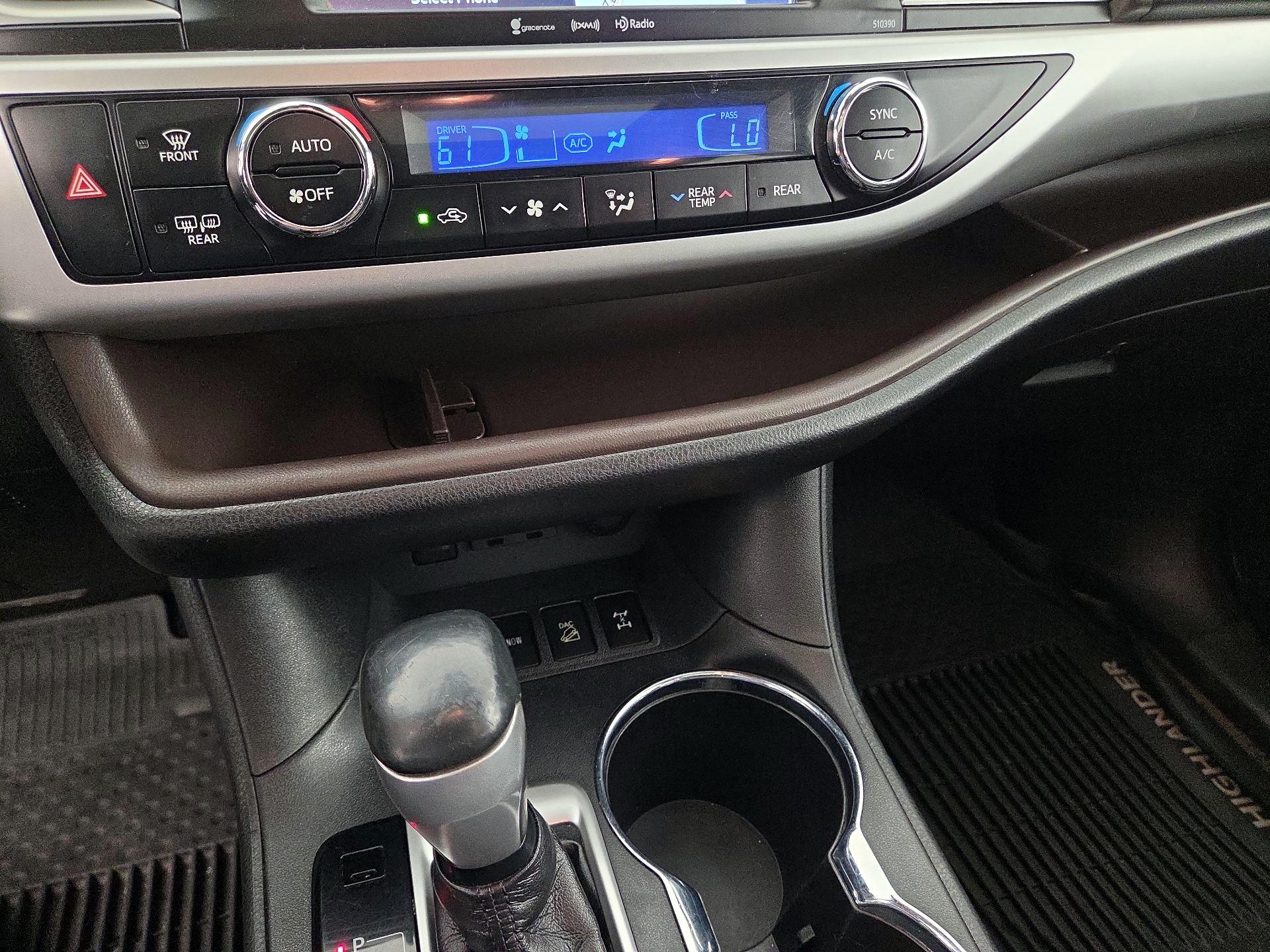 Thumbnail: 2019 Toyota Highlander - 17