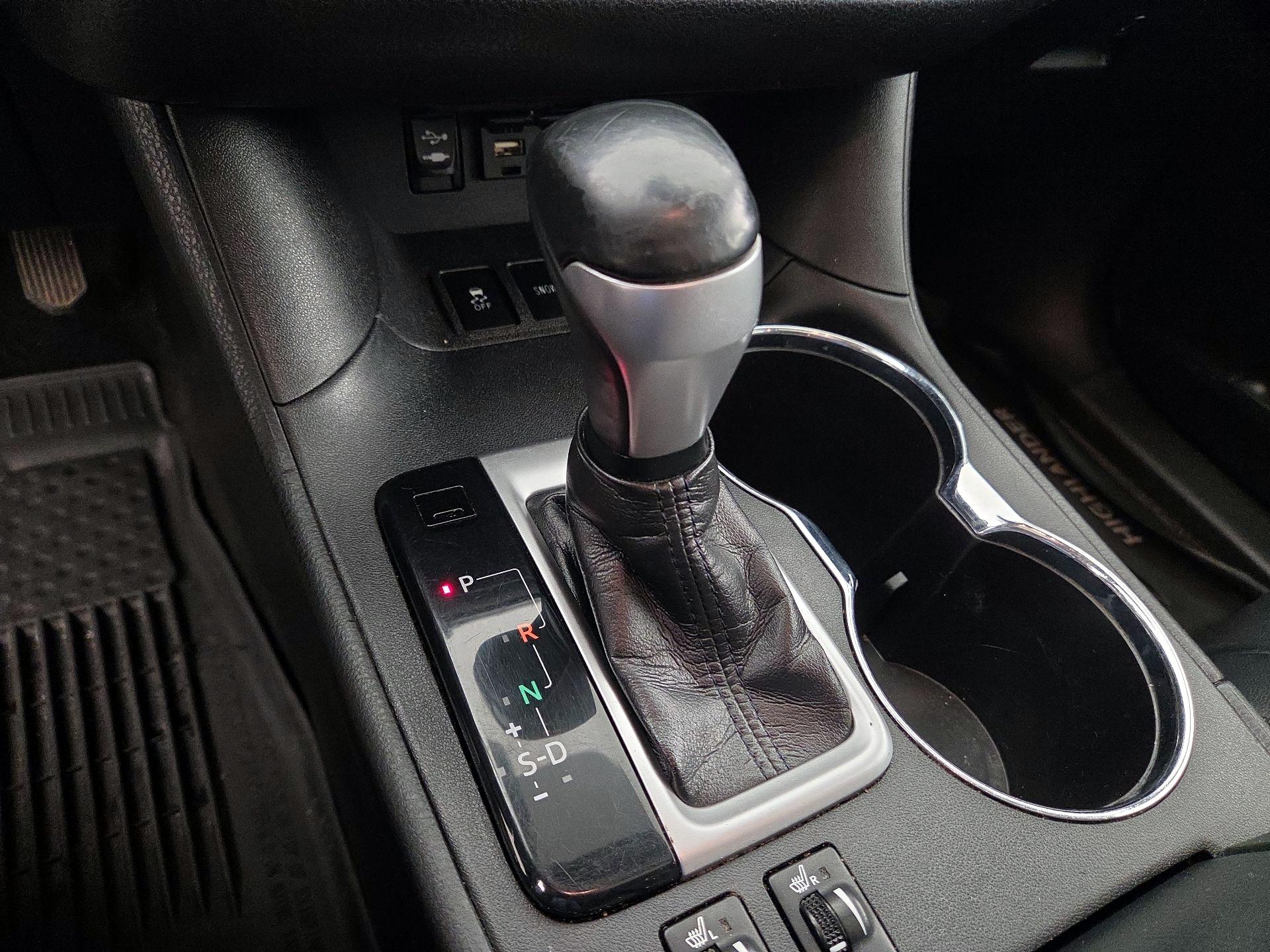 Thumbnail: 2019 Toyota Highlander - 18