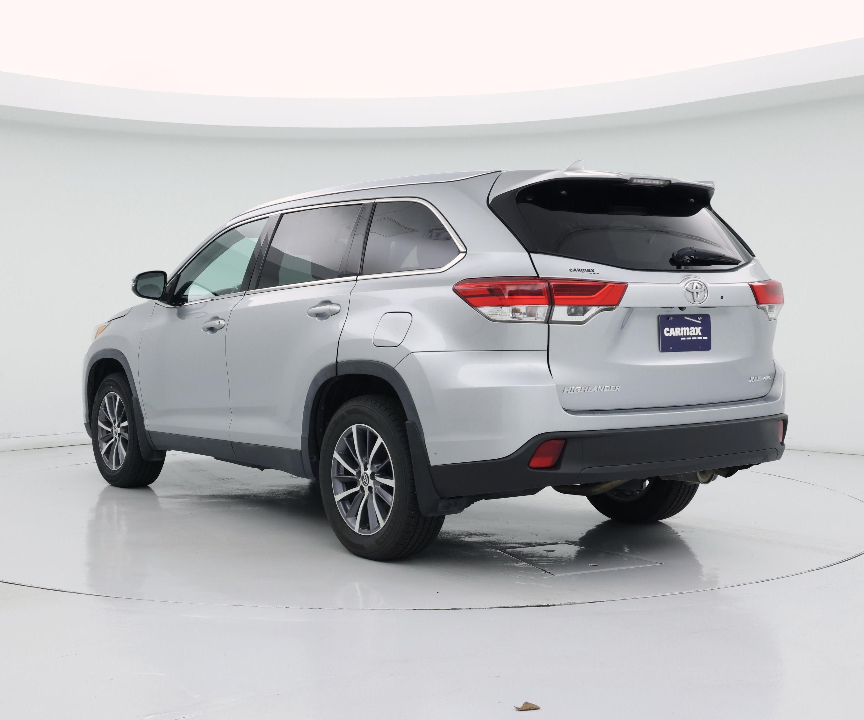 Thumbnail: 2019 Toyota Highlander - 2