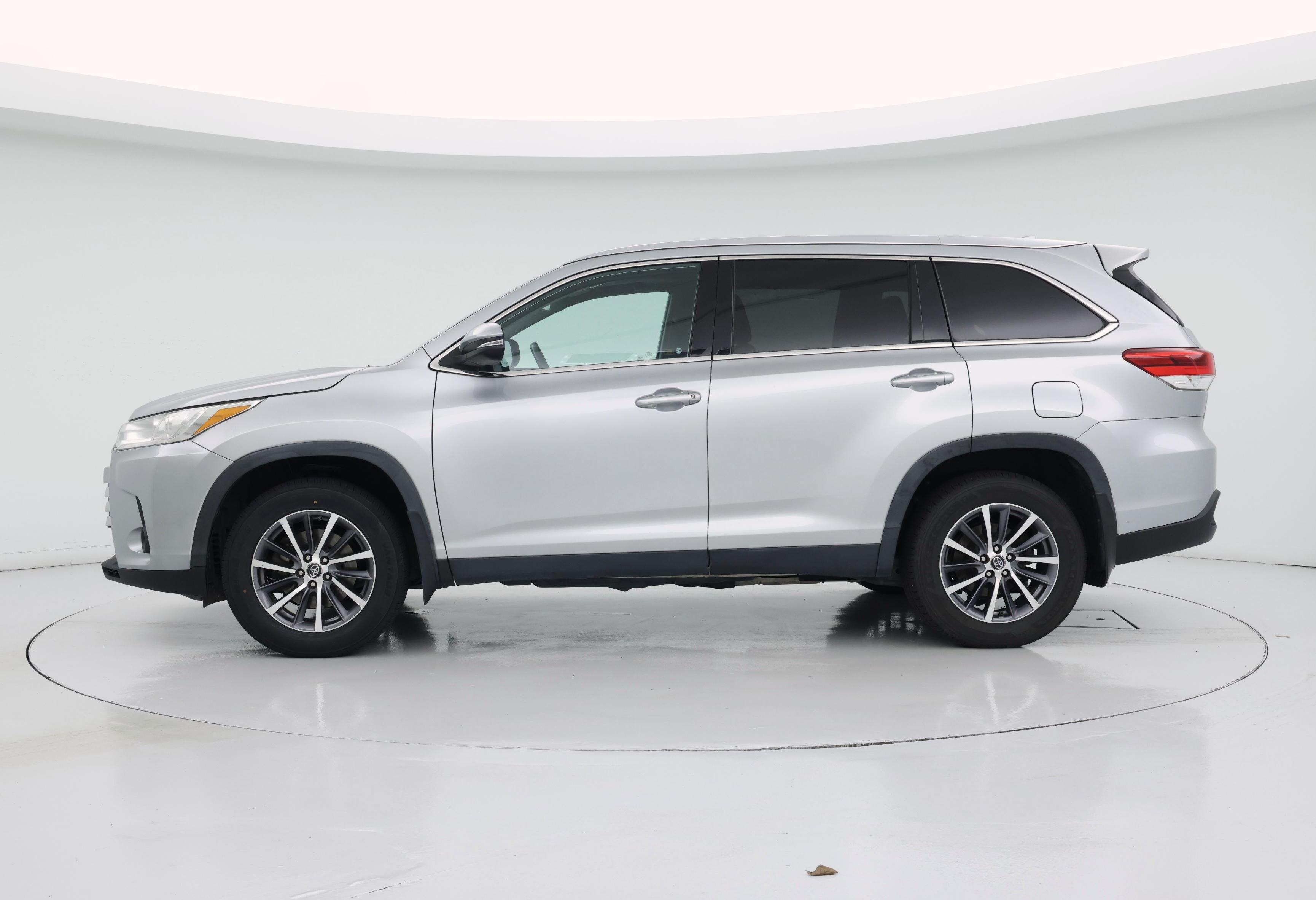 Thumbnail: 2019 Toyota Highlander - 3