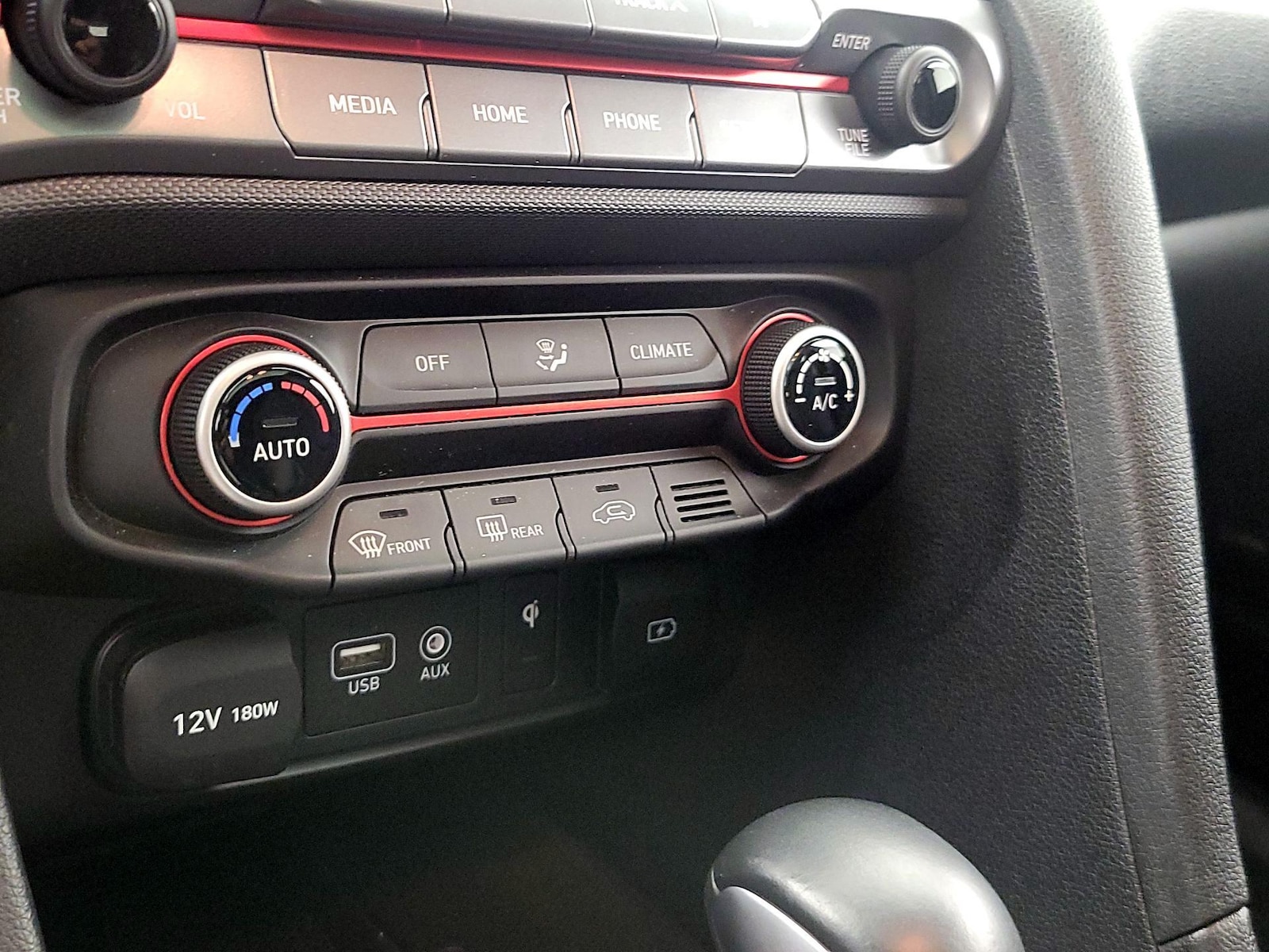 2020 Hyundai Veloster Base - Photo 17