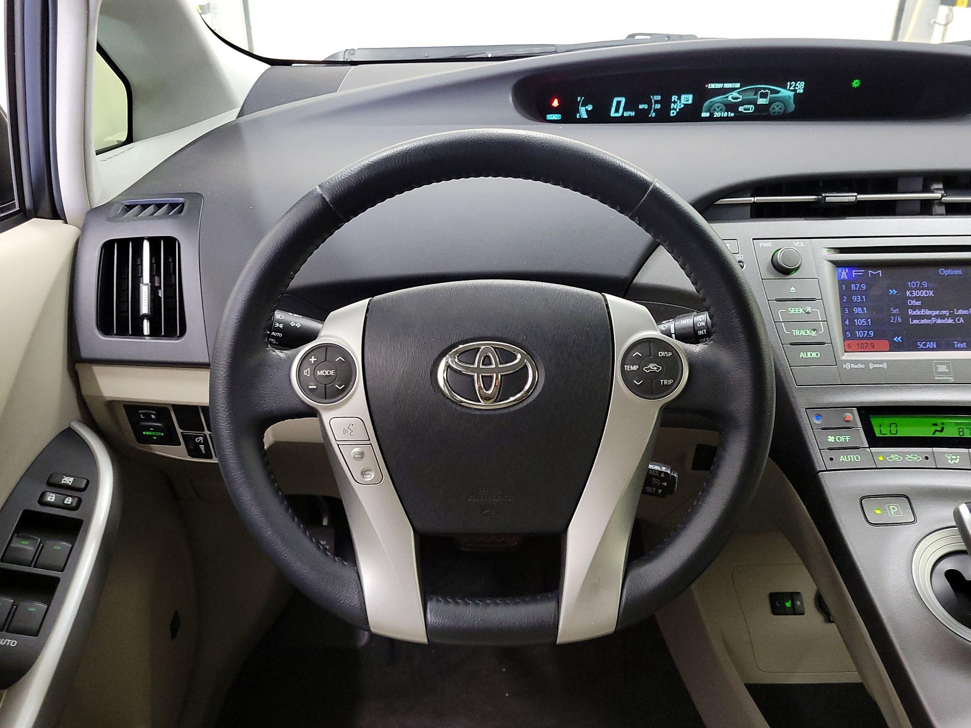 Thumbnail: 2014 Toyota Prius - 10